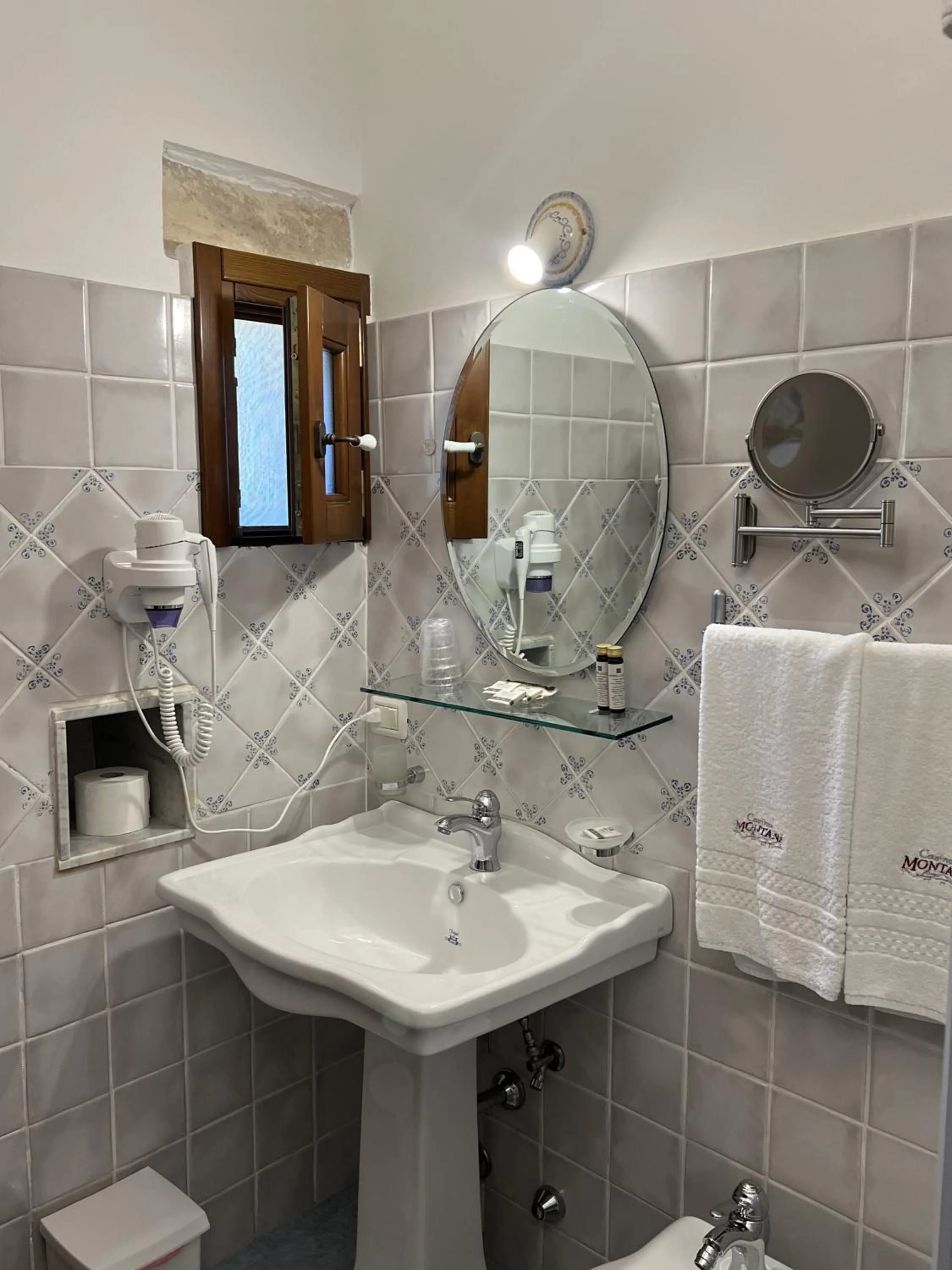 Bathroom in Masseria Casina Montana