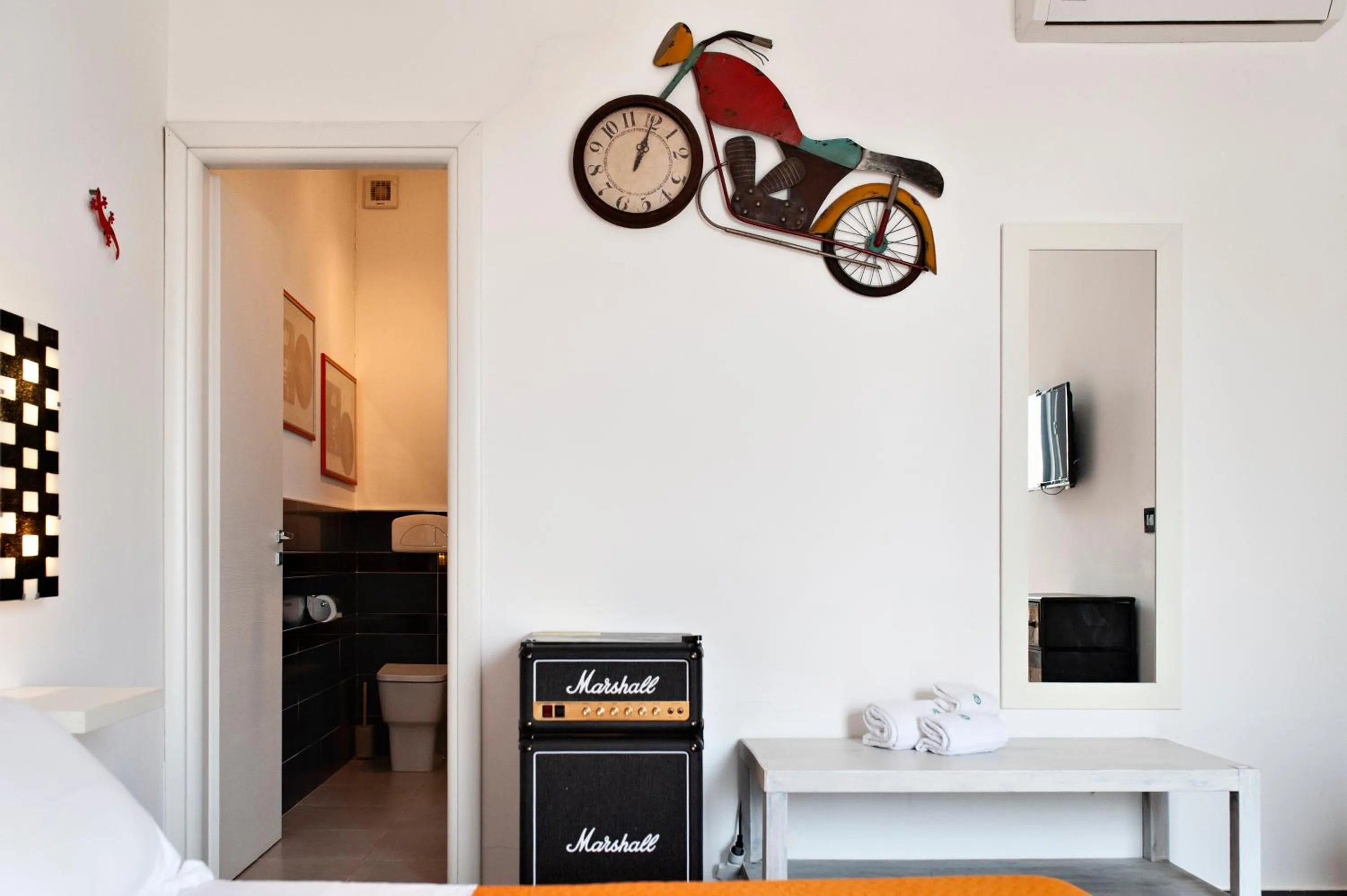 minibar in Bed & Blues