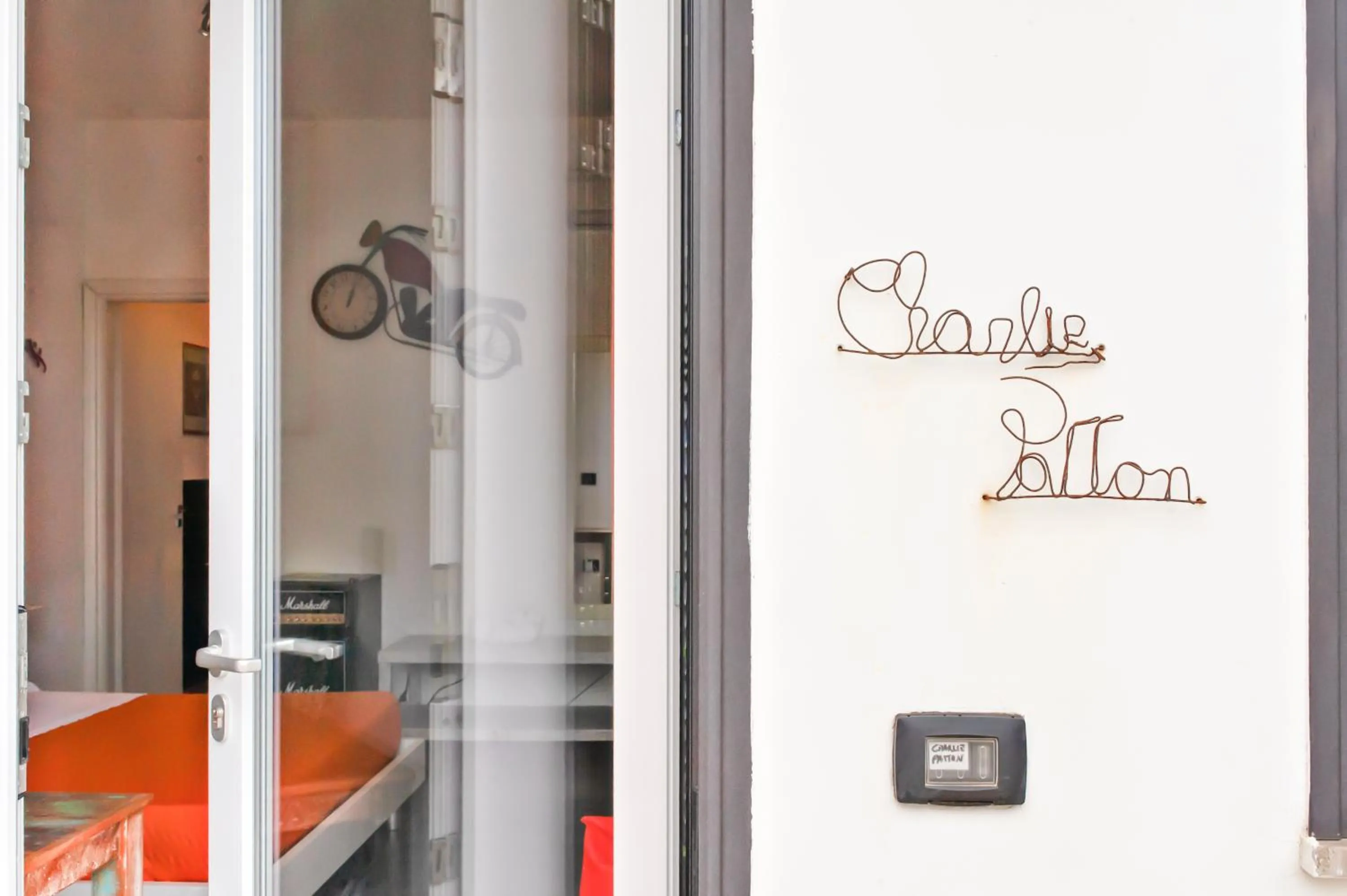 Text overlay in Bed & Blues