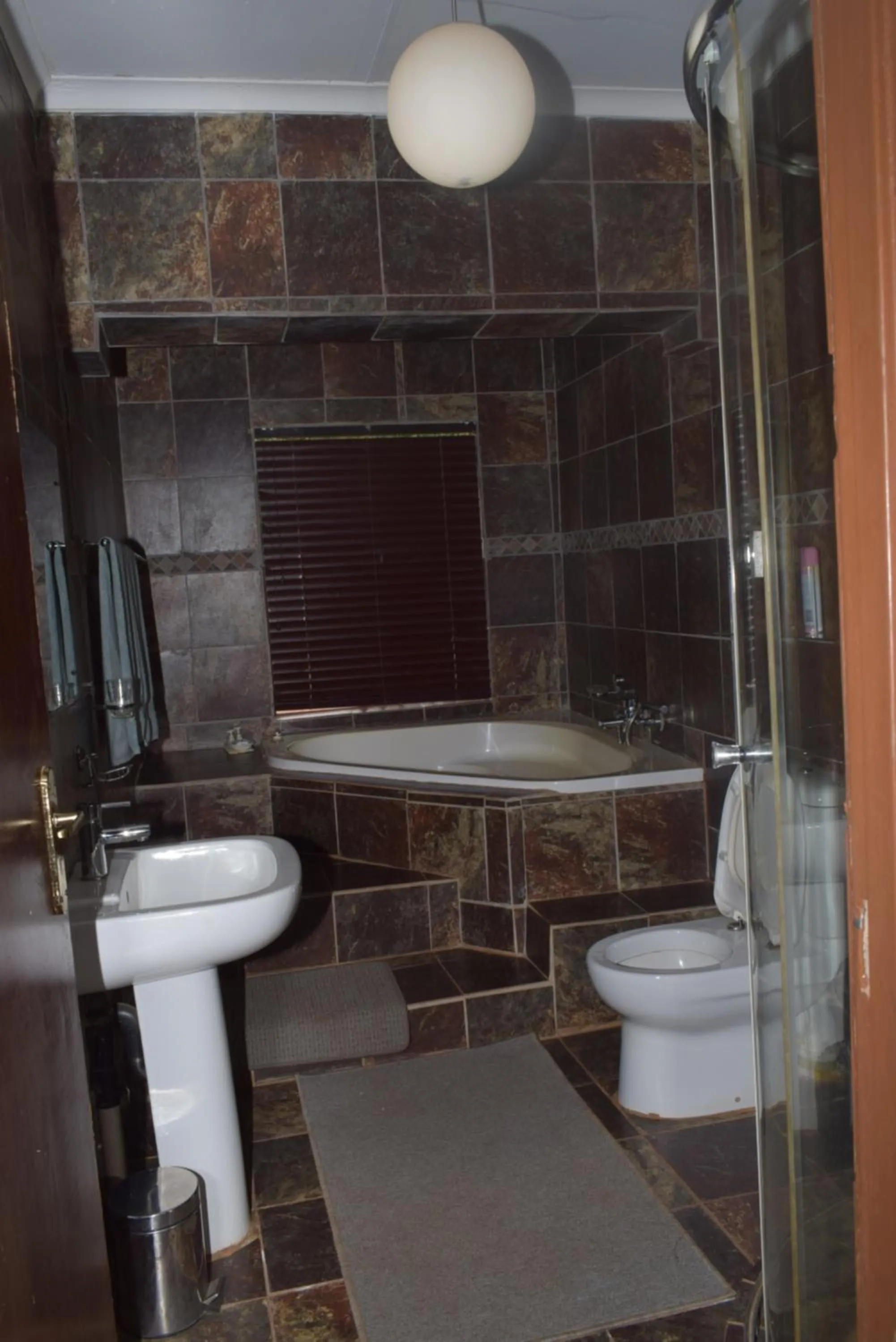 Toilet in Copacopa Lodge and Conference Centre