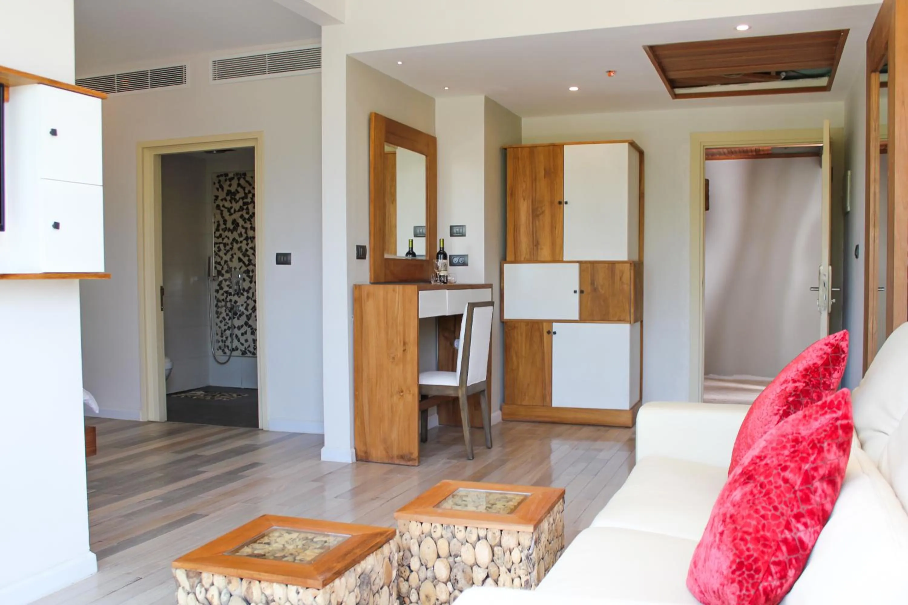 Photo of the whole room in Yarden Estate Hotel