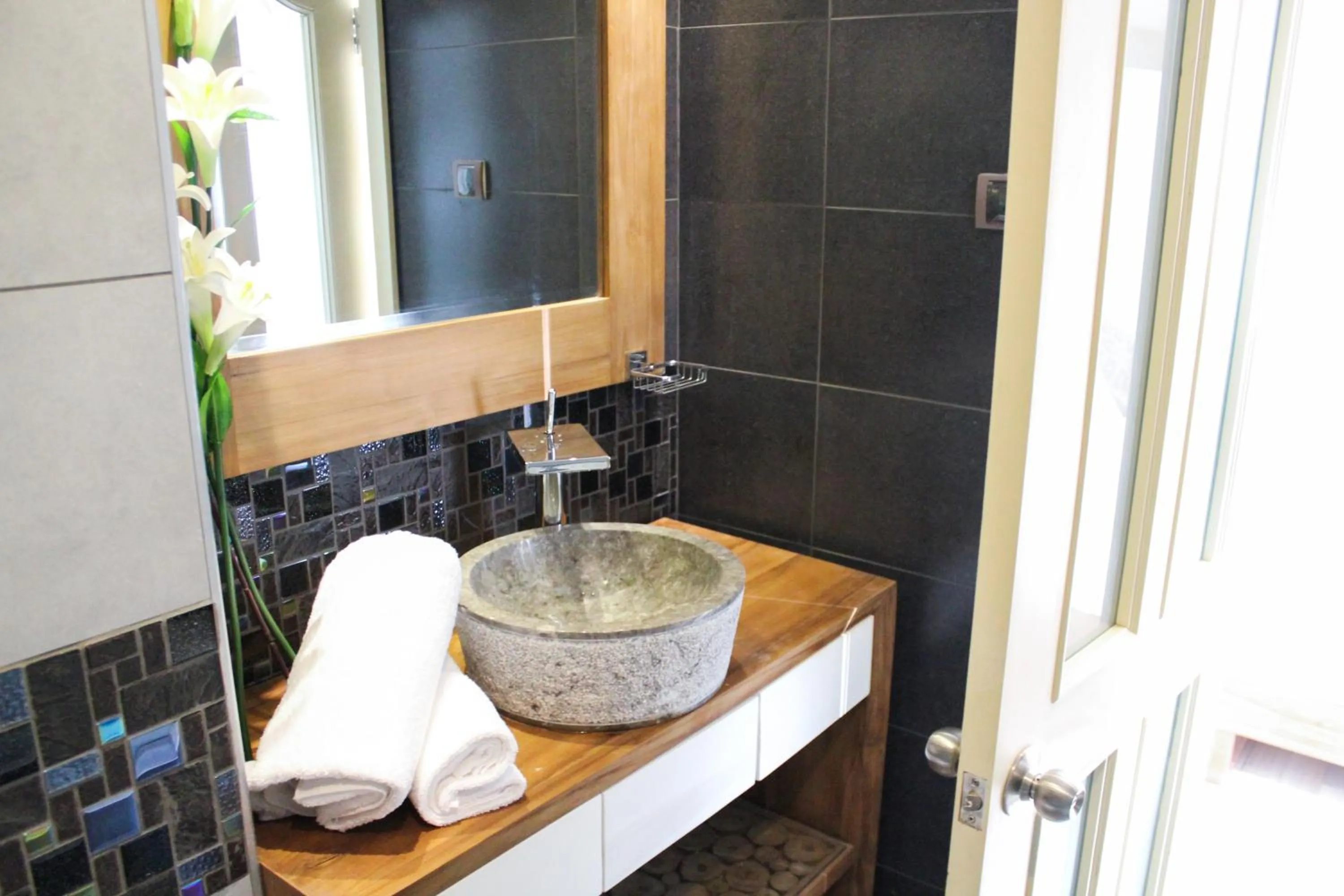 Bathroom in Yarden Estate Hotel