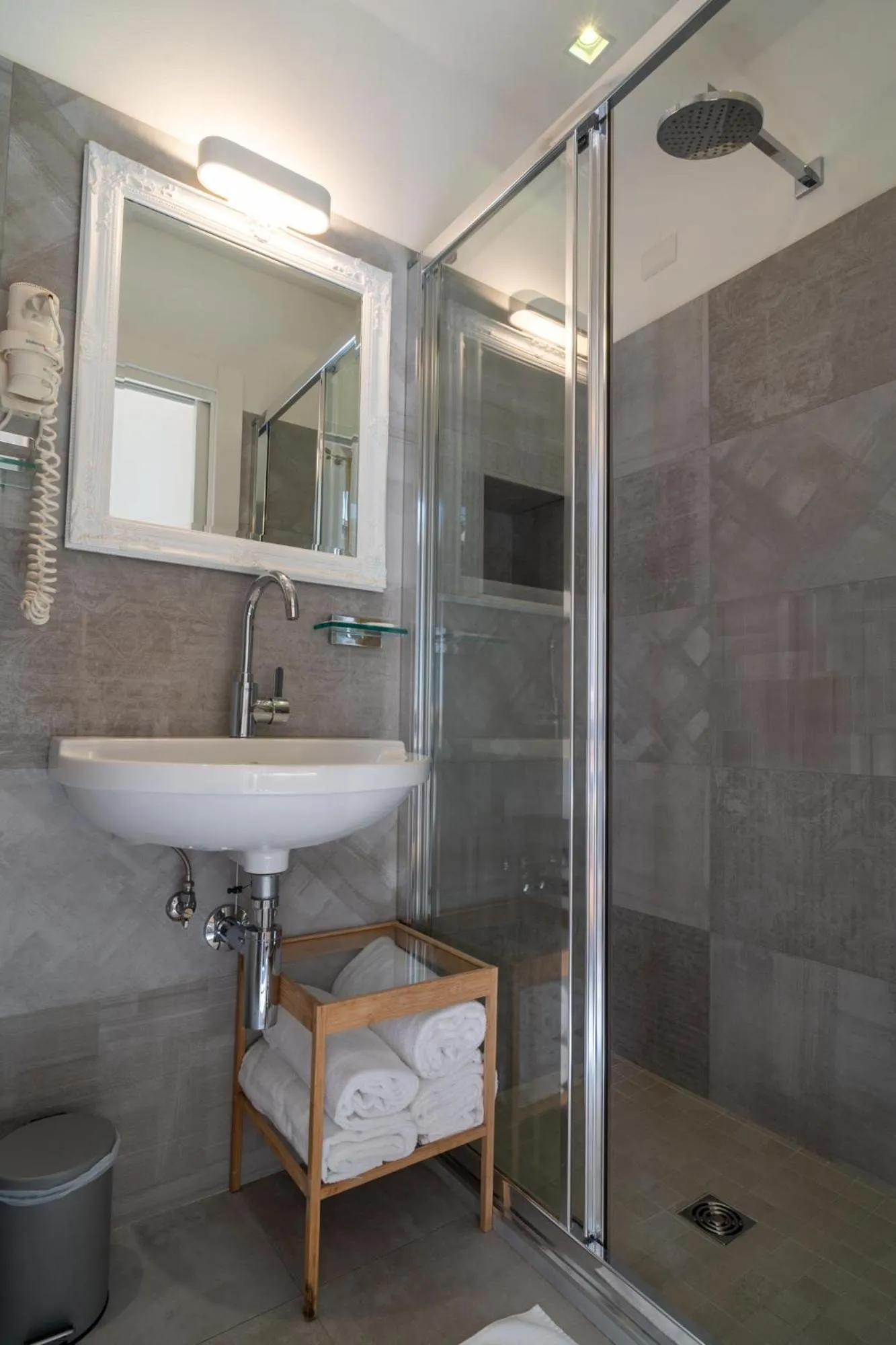 Teresa Rooms & Suites