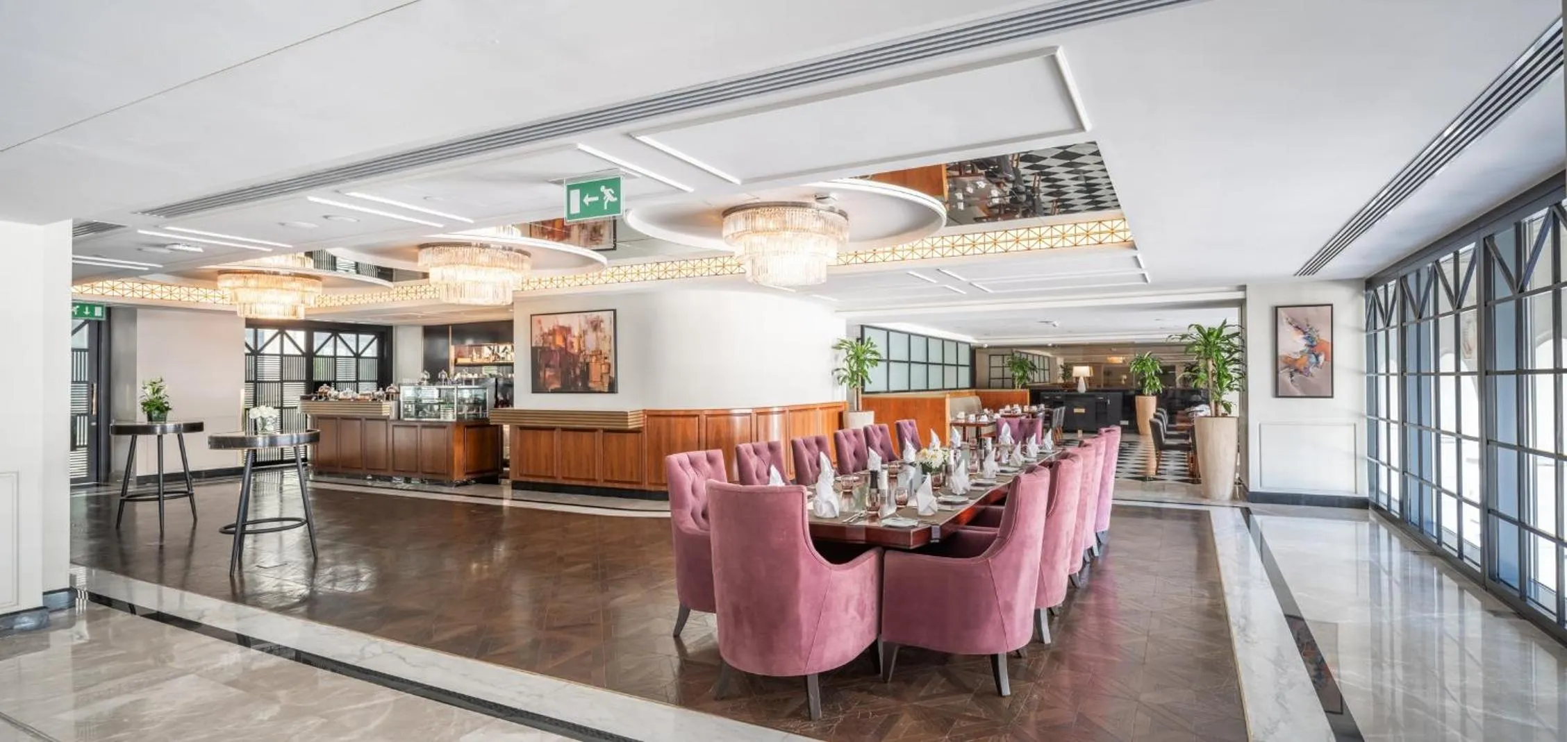 Restaurant/places to eat in The Hotel Galleria Jeddah, Curio Collection by Hilton