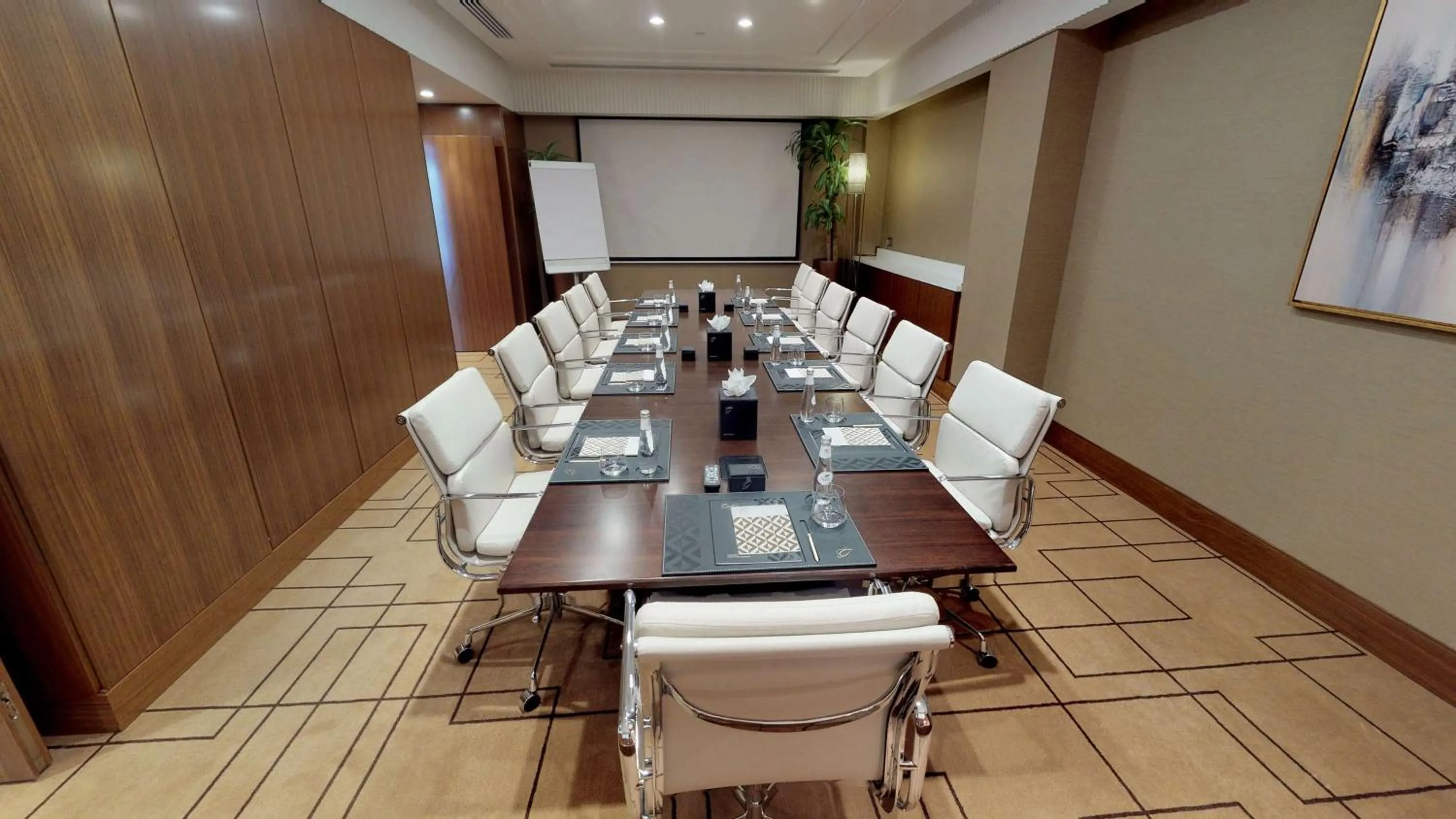 Meeting/conference room in The Hotel Galleria Jeddah, Curio Collection by Hilton