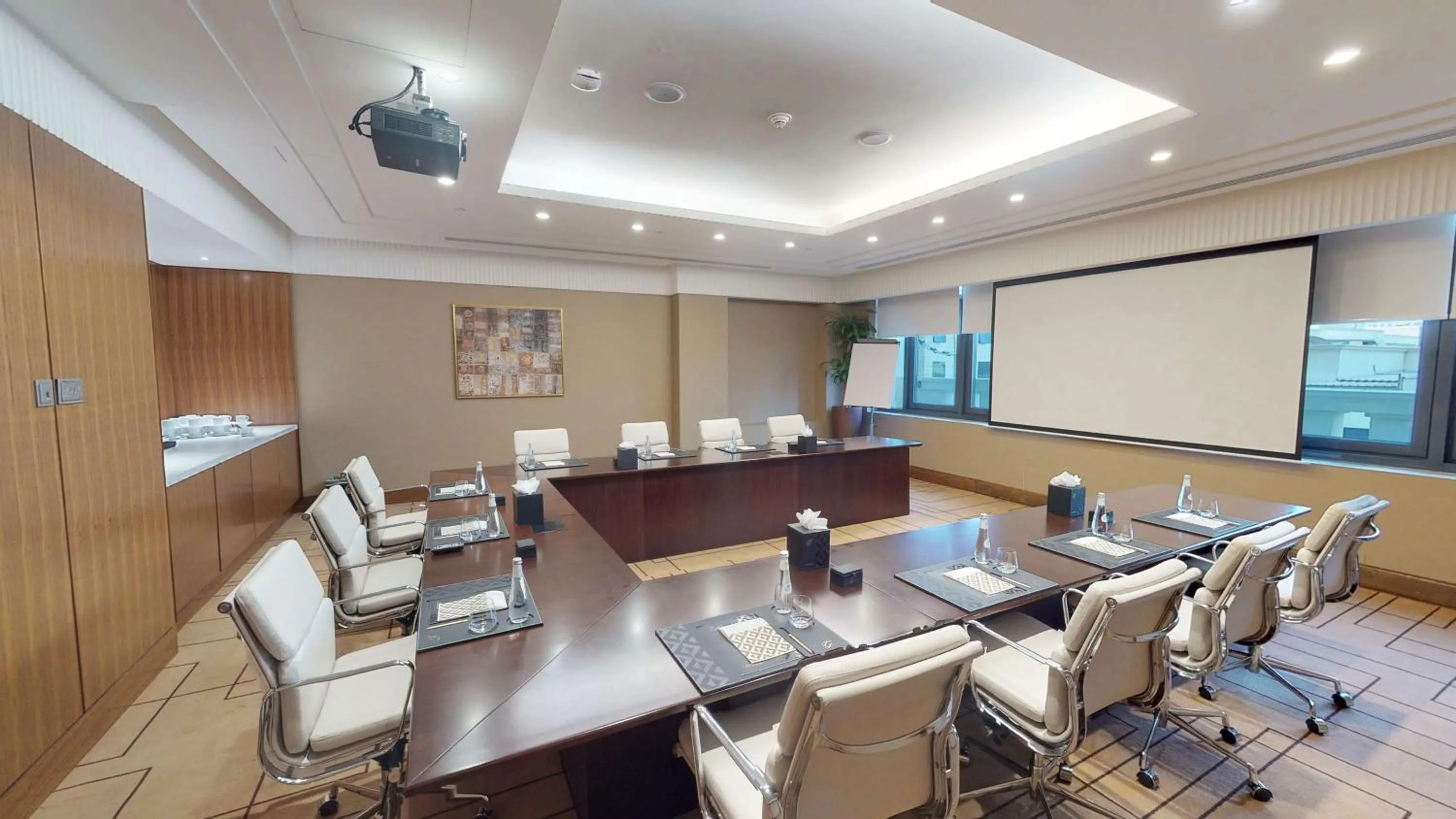 Meeting/conference room in The Hotel Galleria Jeddah, Curio Collection by Hilton