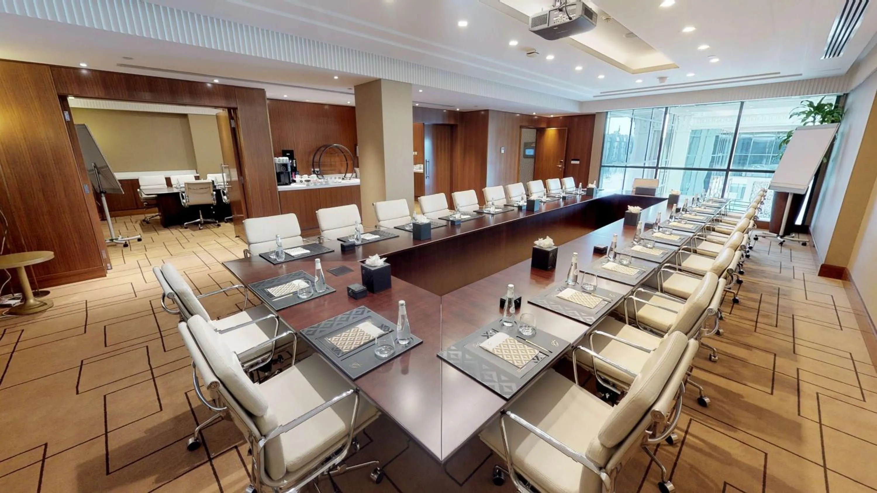 Meeting/conference room in The Hotel Galleria Jeddah, Curio Collection by Hilton