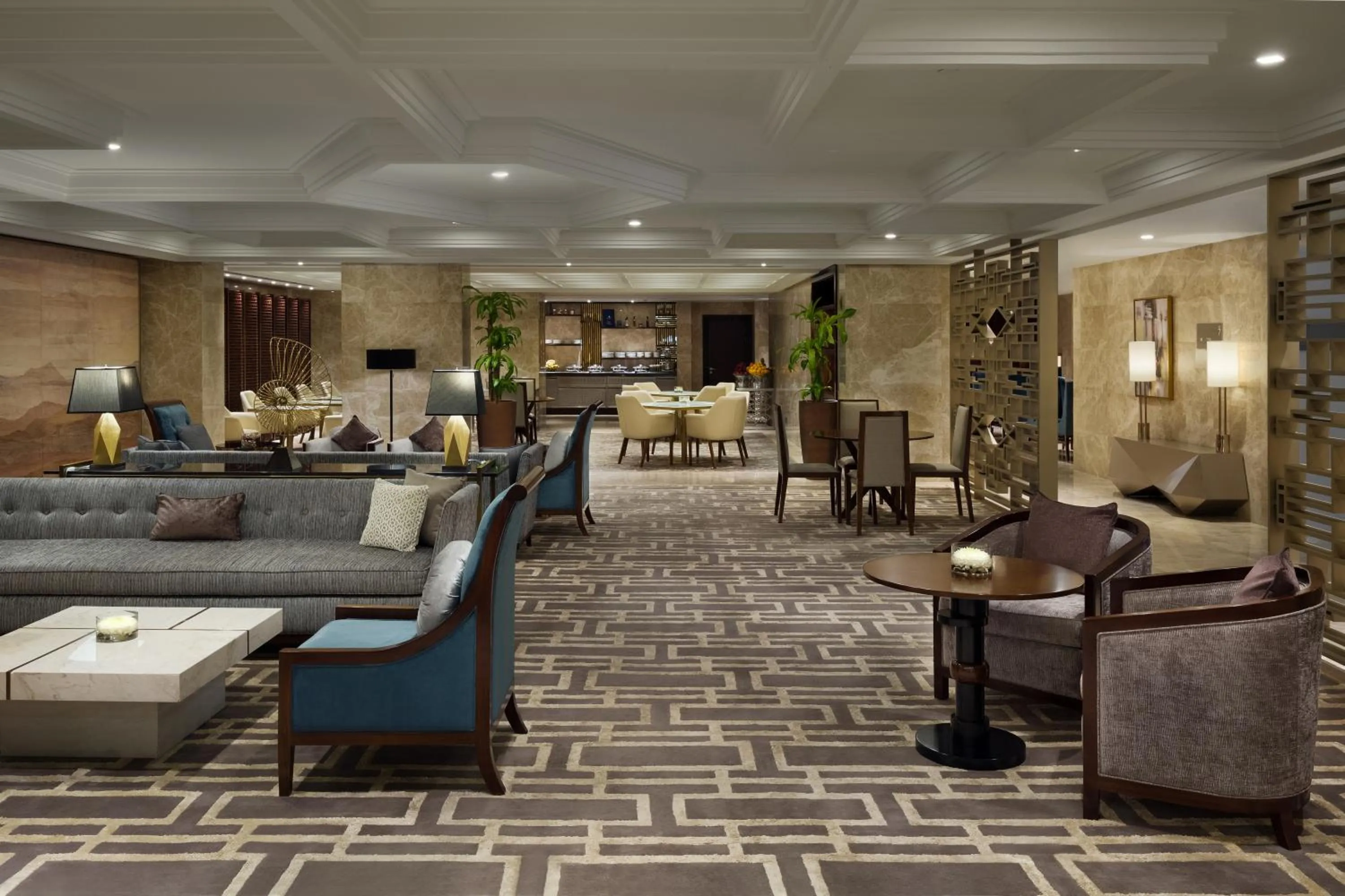 Lounge or bar in The Hotel Galleria Jeddah, Curio Collection by Hilton