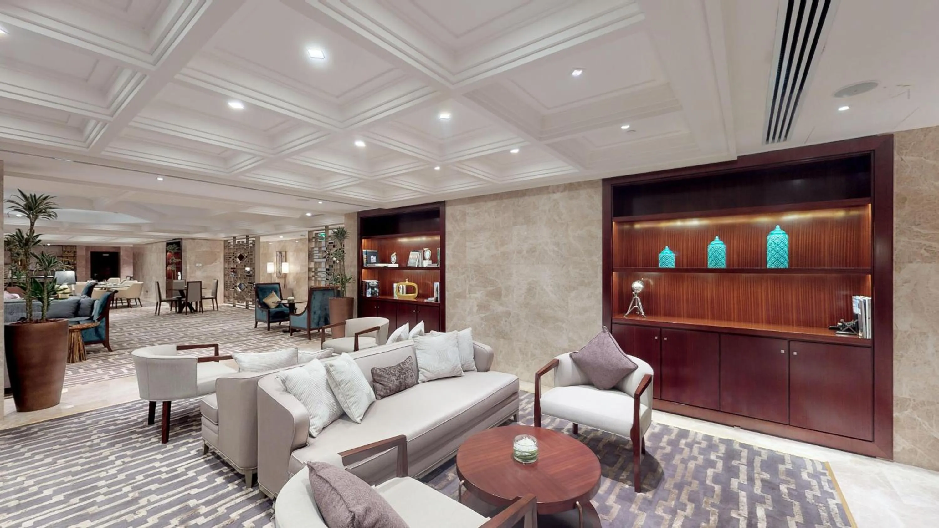 Lounge or bar in The Hotel Galleria Jeddah, Curio Collection by Hilton