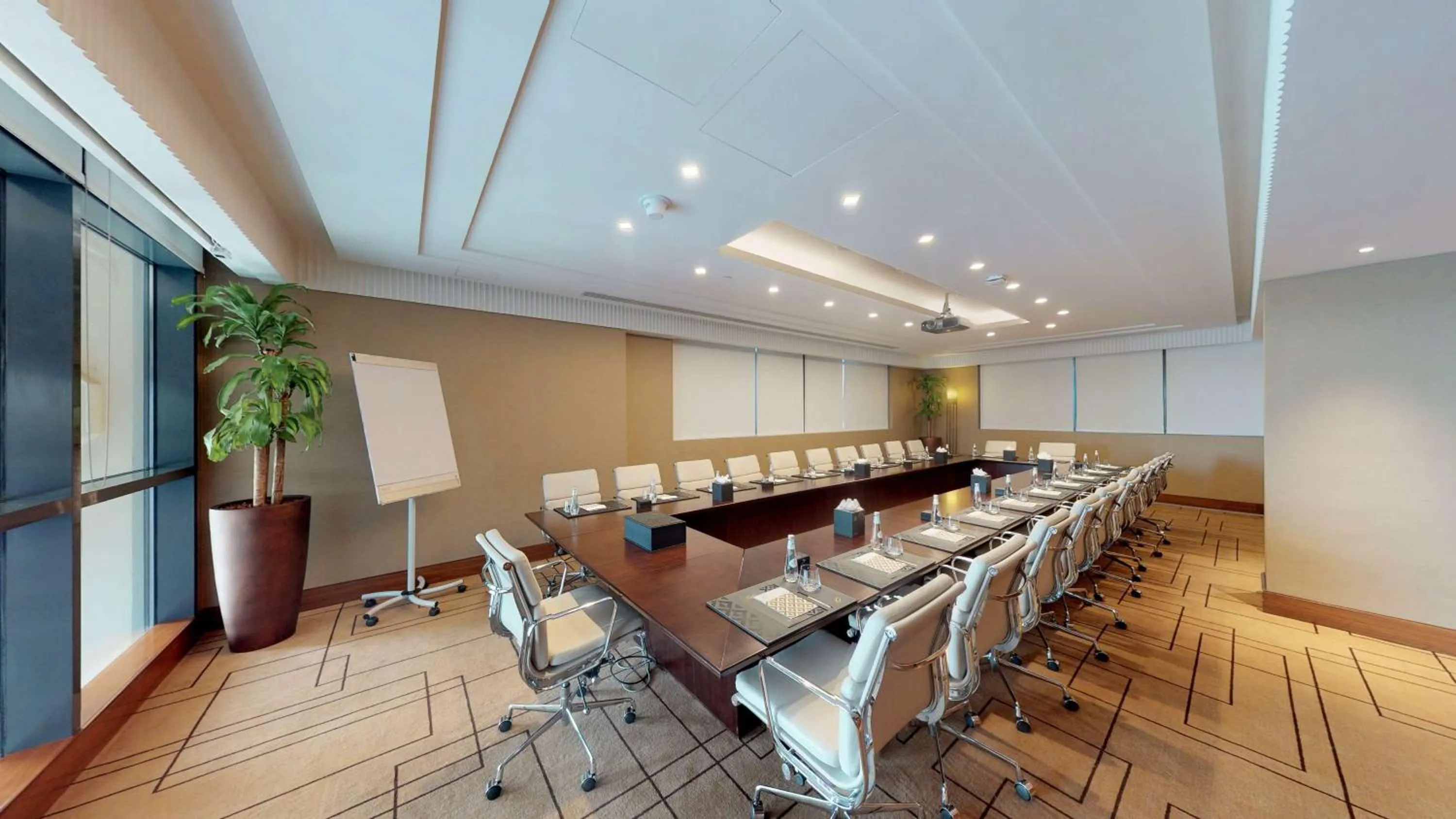 Meeting/conference room in The Hotel Galleria Jeddah, Curio Collection by Hilton