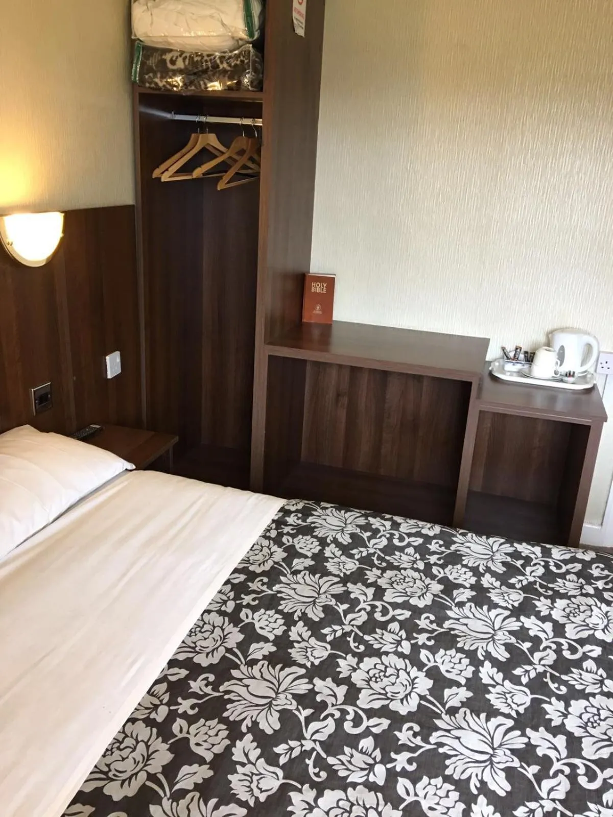 Bed in South Fork Guest House