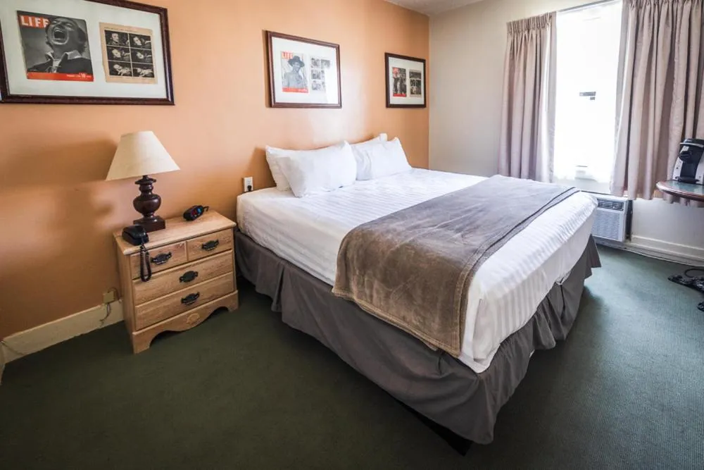 Bed in Hotel Nevada & Gambling Hall