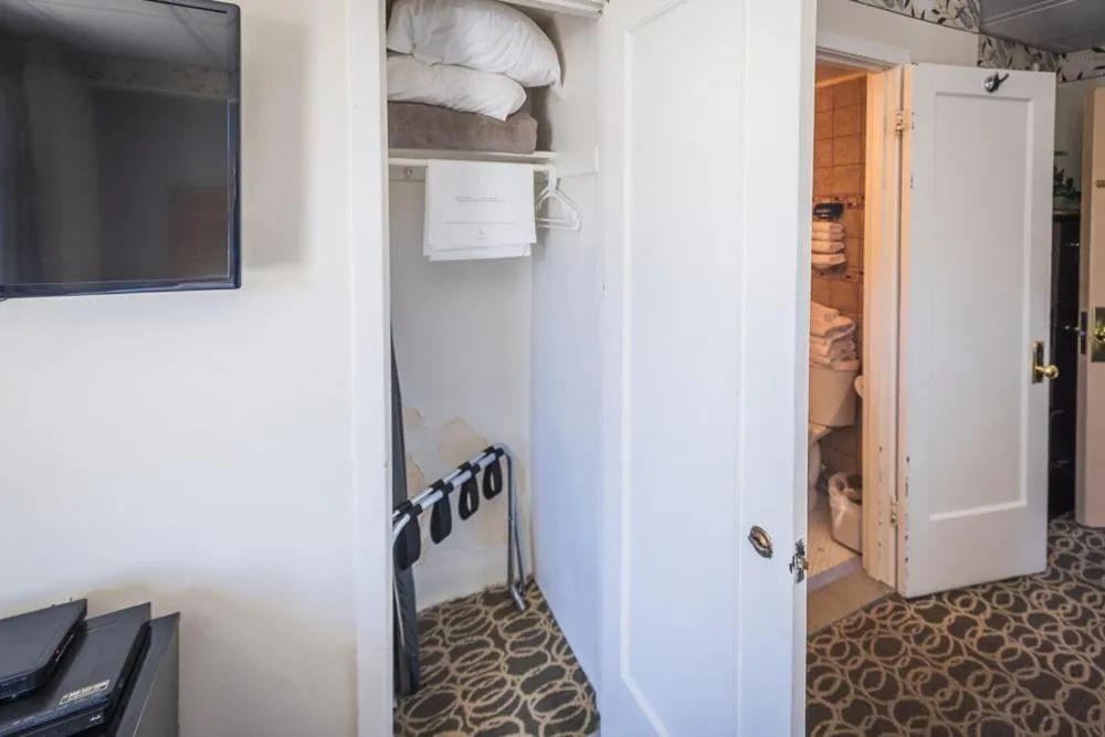 Hotel Nevada & Gambling Hall