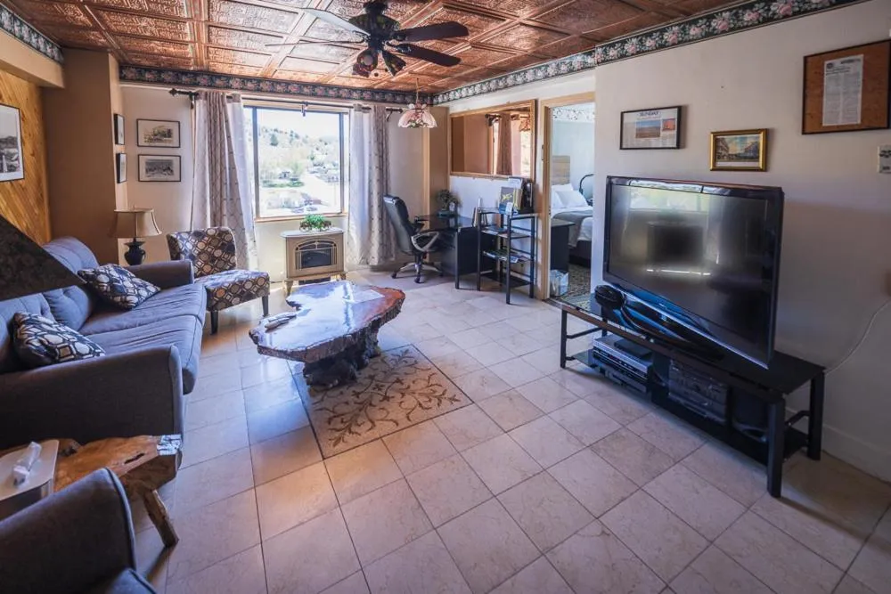 Hotel Nevada & Gambling Hall