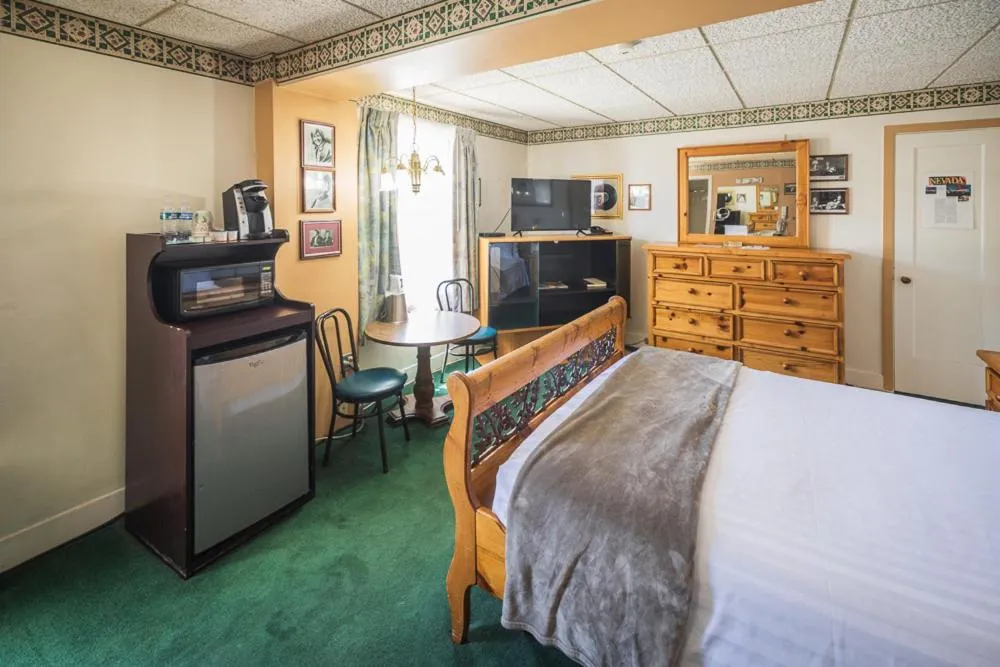 Bed in Hotel Nevada & Gambling Hall