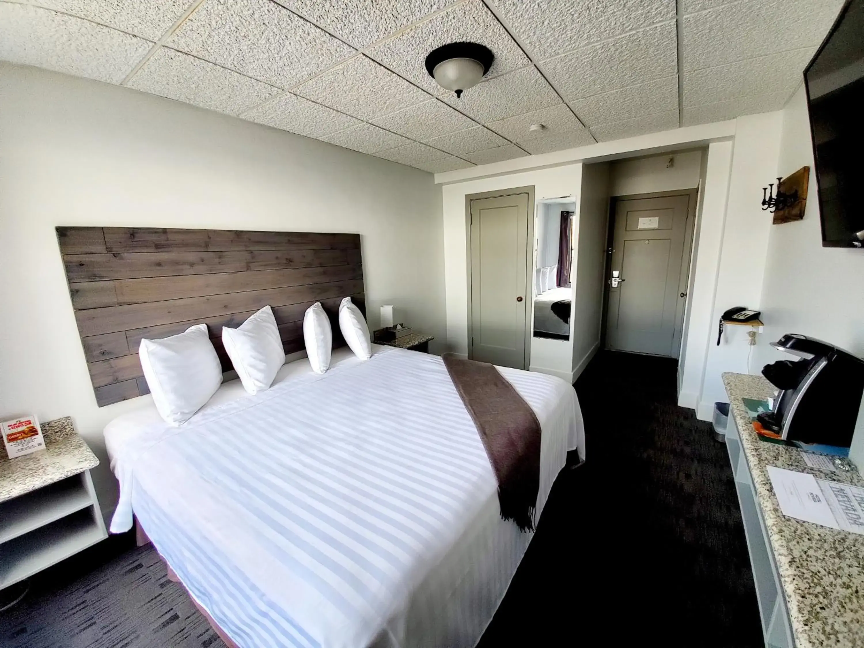 King Pet Friendly in Hotel Nevada & Gambling Hall King Pet Friendly in Hotel Nevada & Gambling Hall