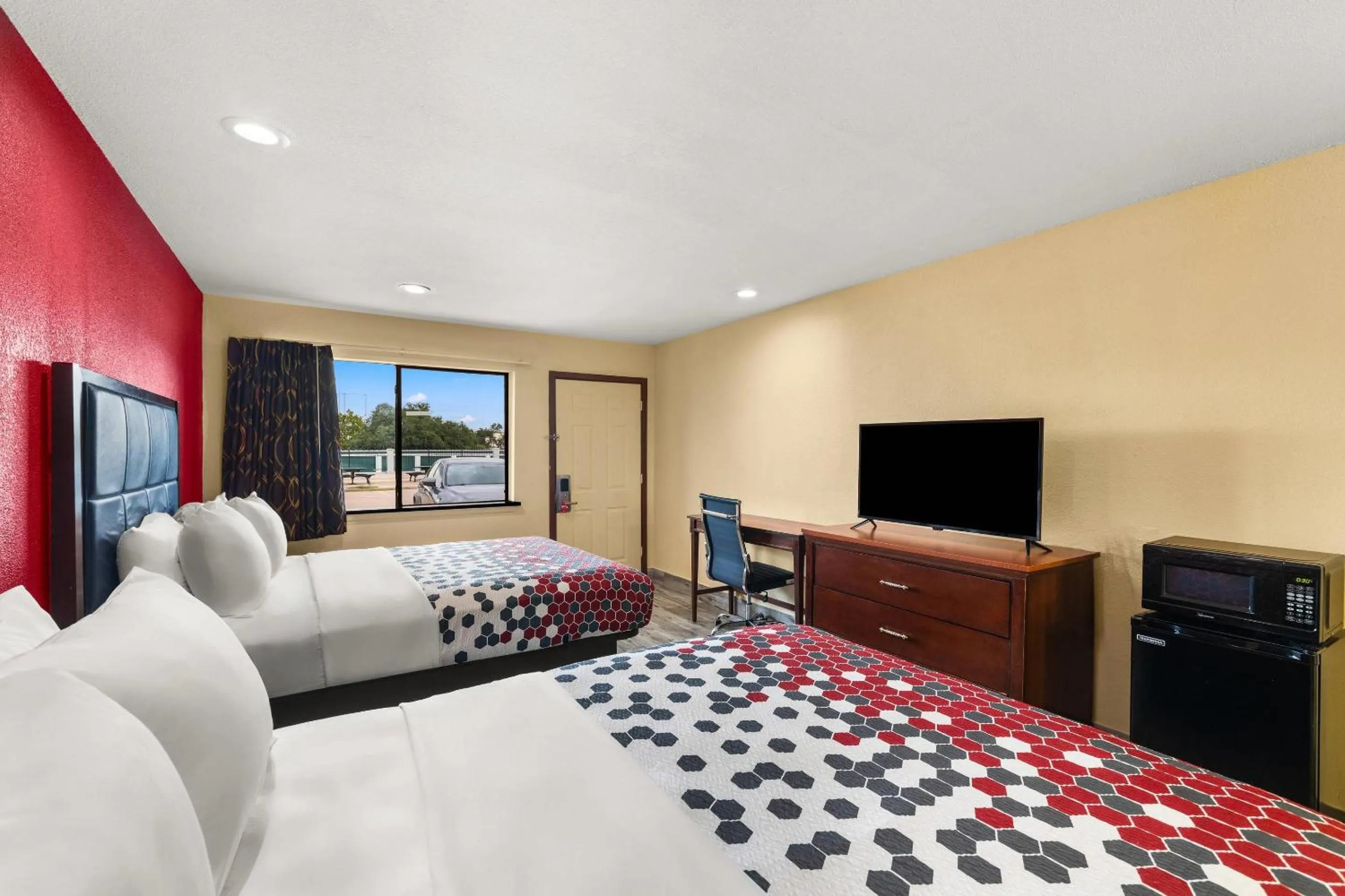 Bedroom, Bed in Econo Lodge