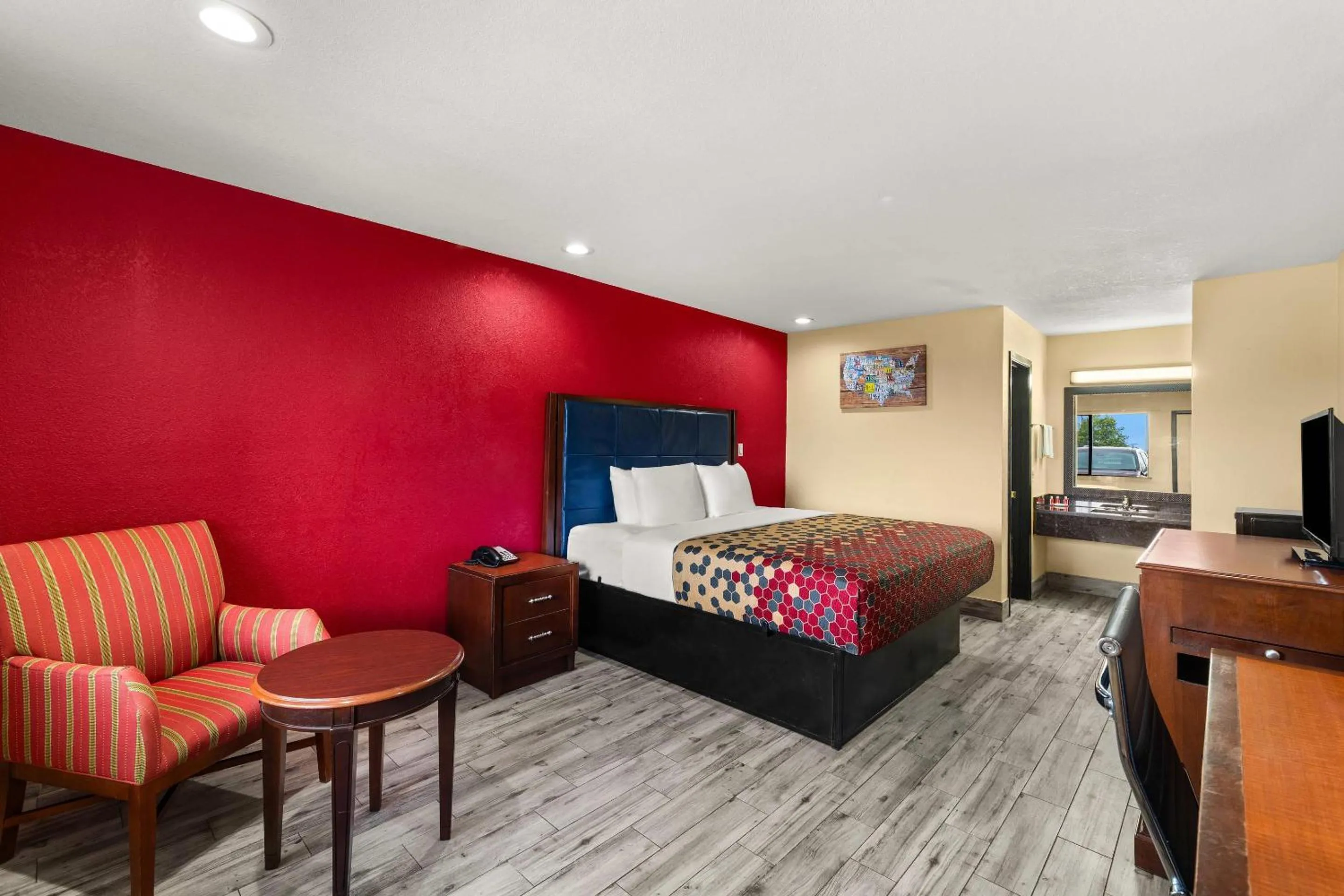 Bedroom, Bed in Econo Lodge