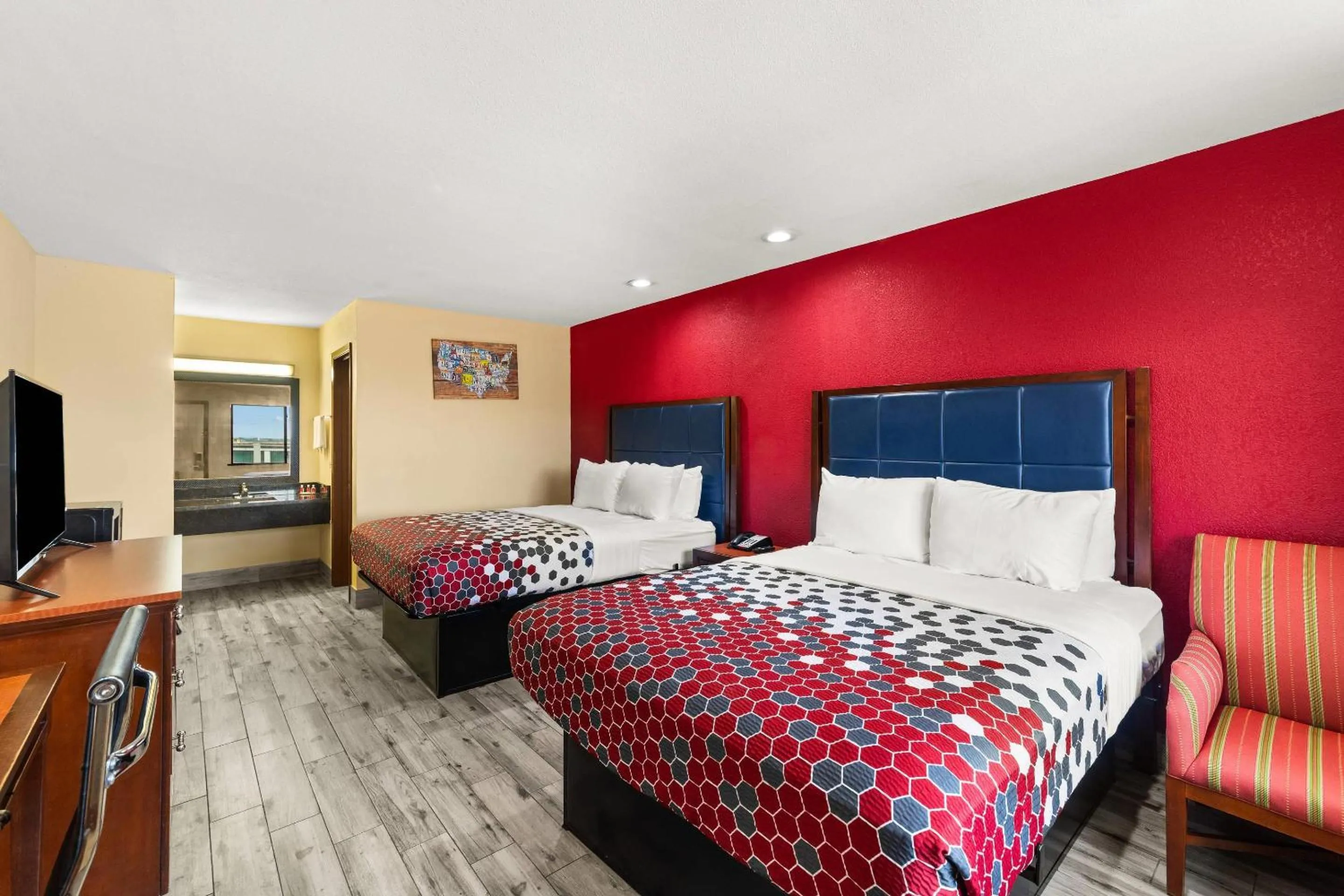 Bedroom, Bed in Econo Lodge