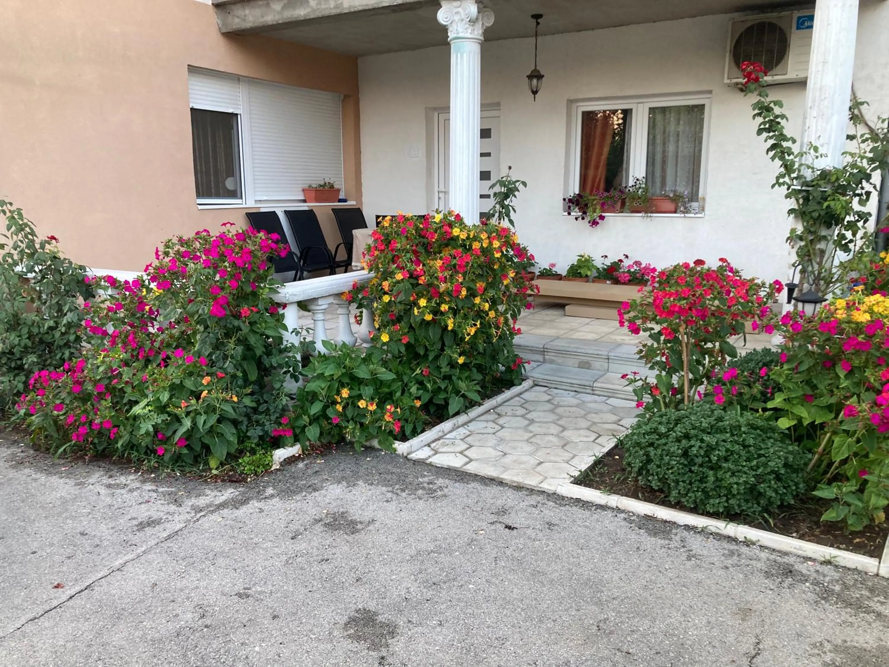 Apartment Milos
