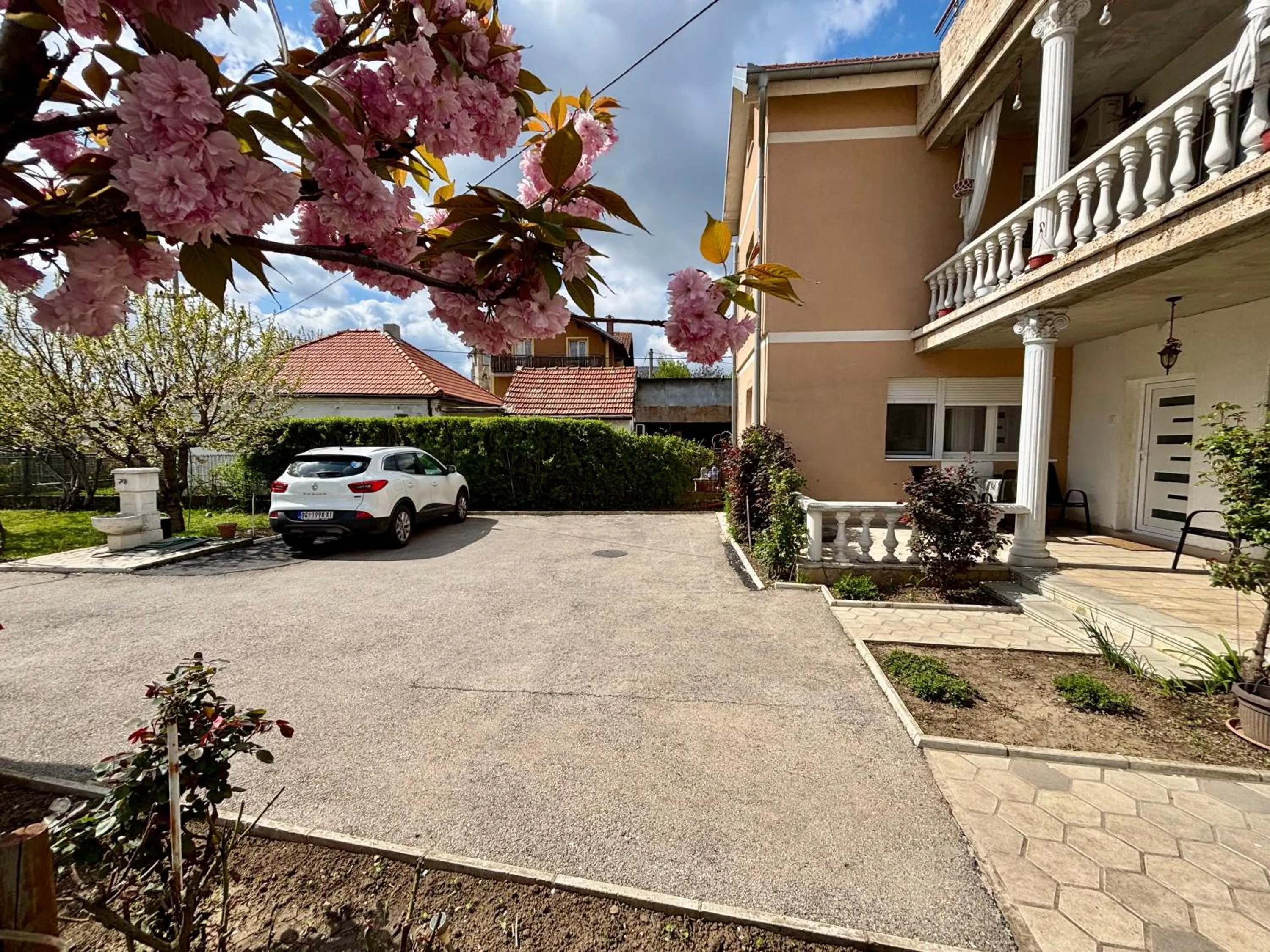 Apartment Milos