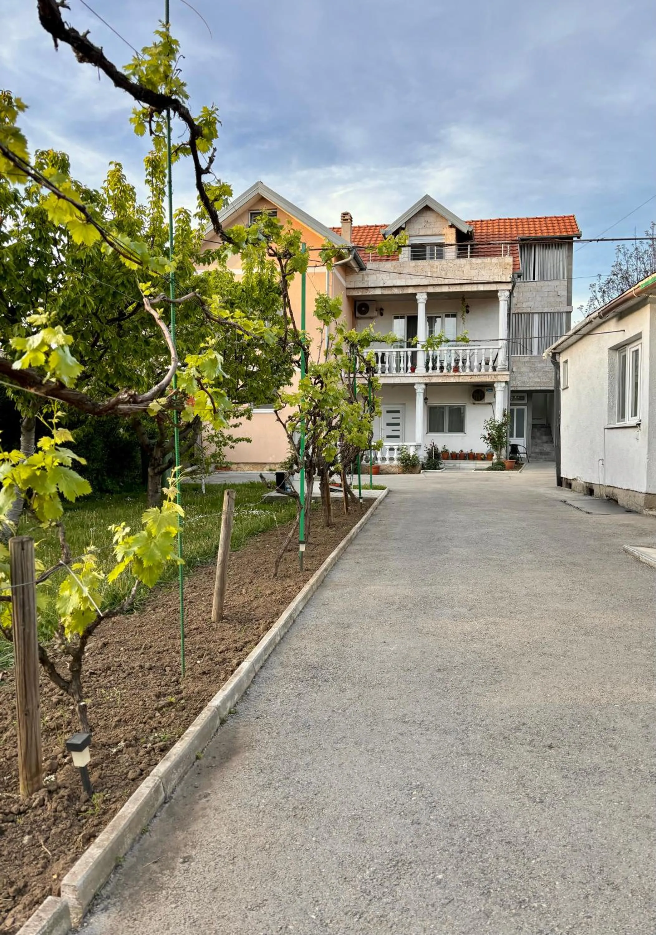 Apartment Milos