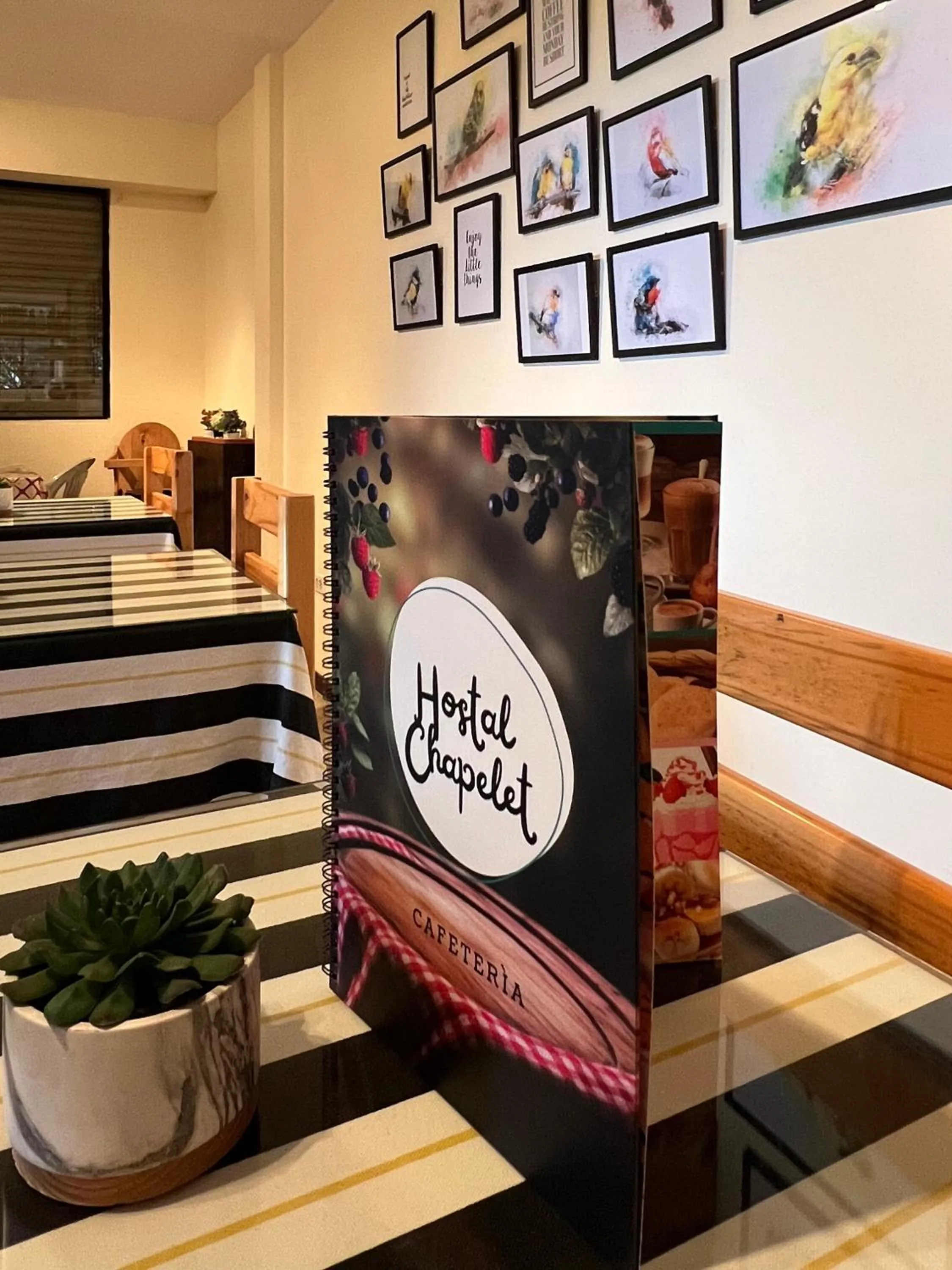 Restaurant/places to eat in Chapelet Hostal