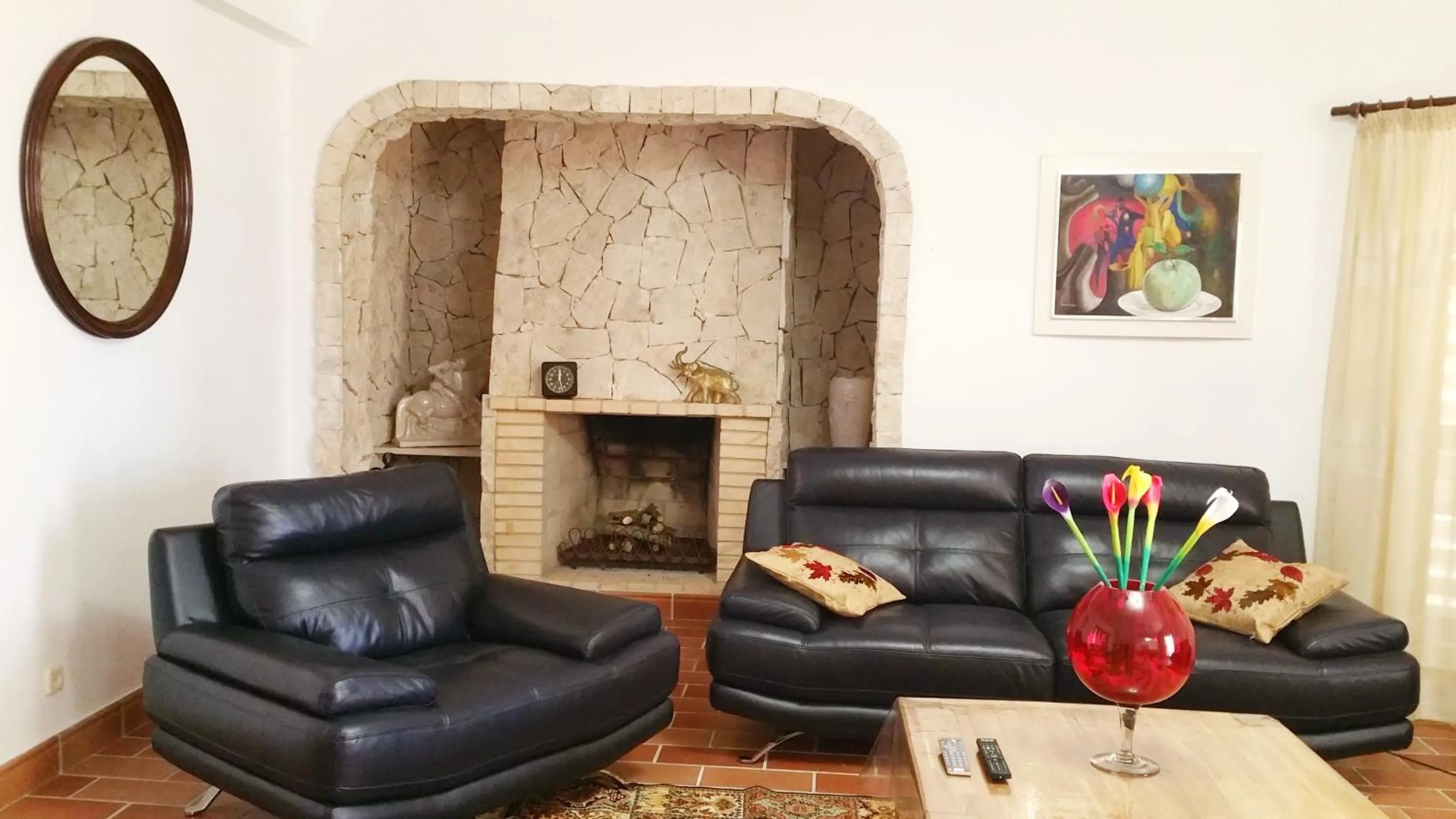 Communal lounge/ TV room in Villa Quinta da Violeta