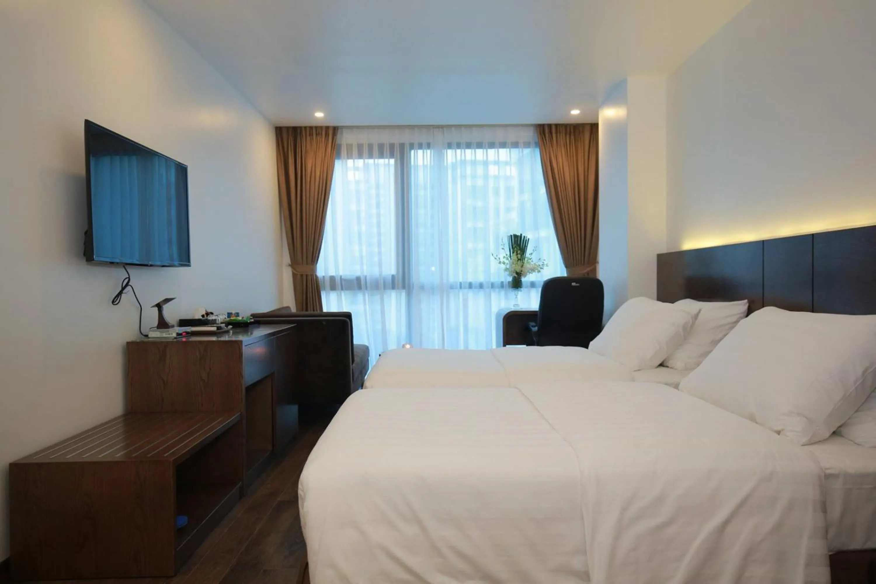Photo of the whole room, Bed in Inearth Hotel - 华夏商务酒店