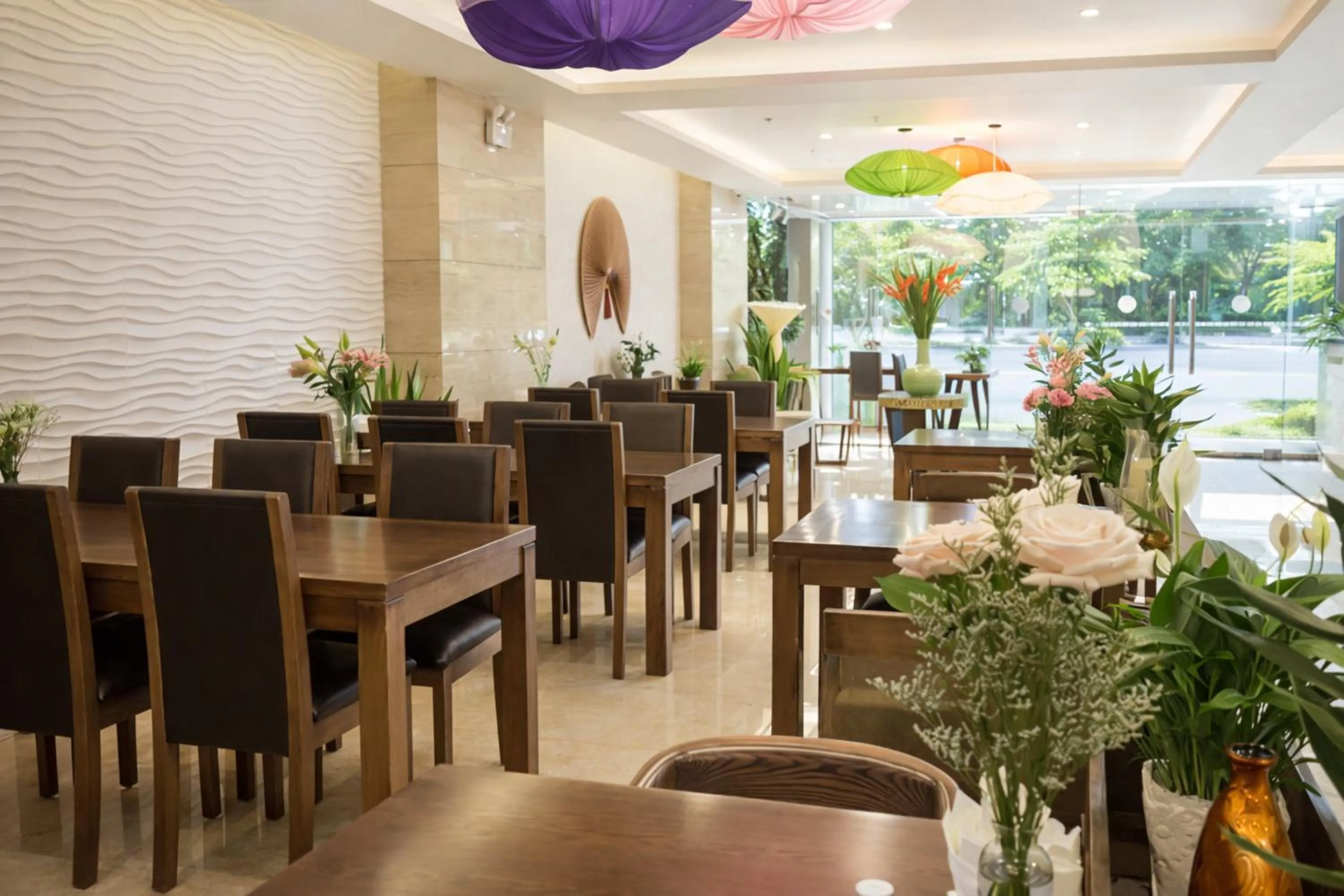 Restaurant/places to eat in Inearth Hotel - 华夏商务酒店