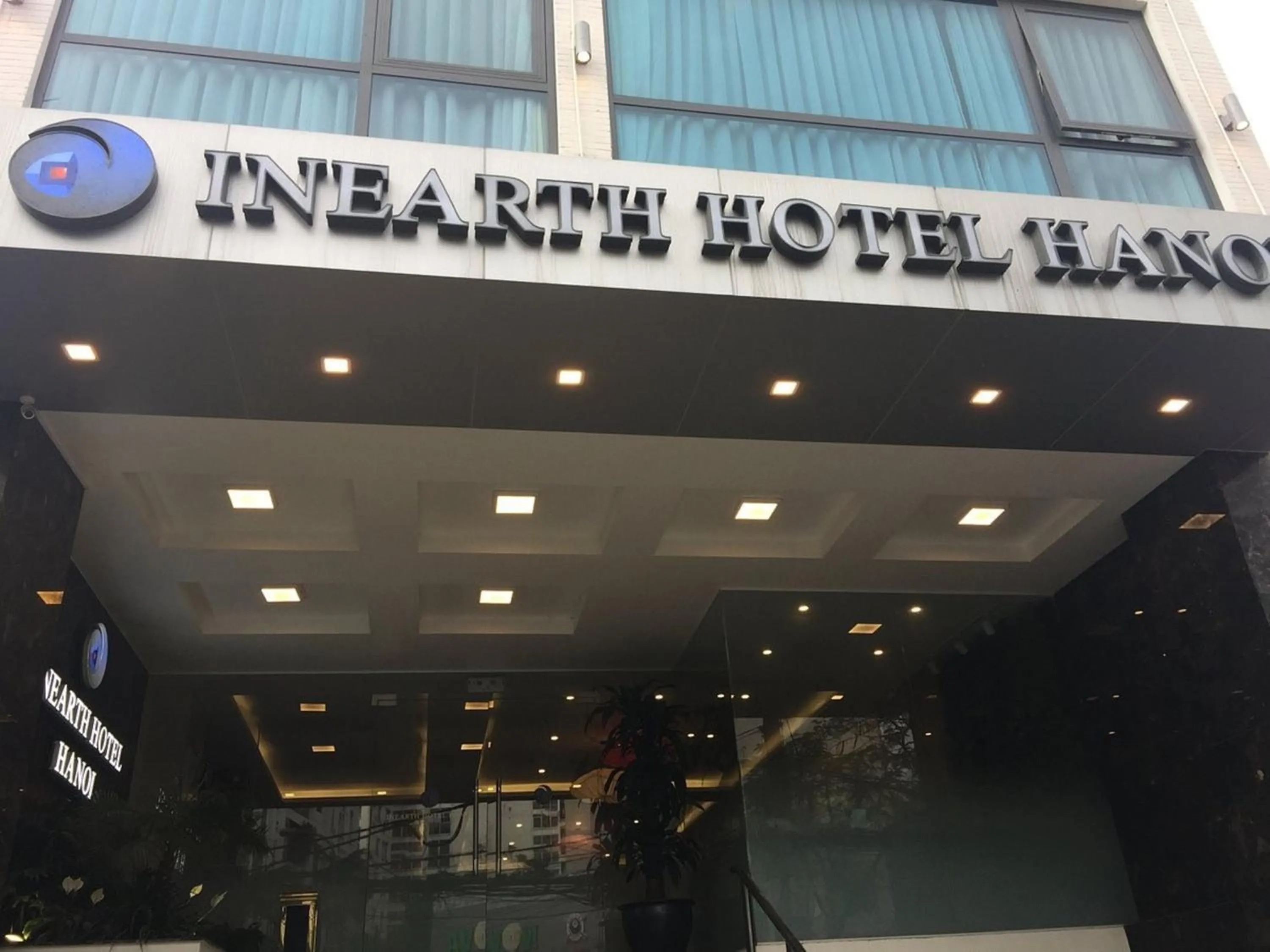 Property building in Inearth Hotel - 华夏商务酒店