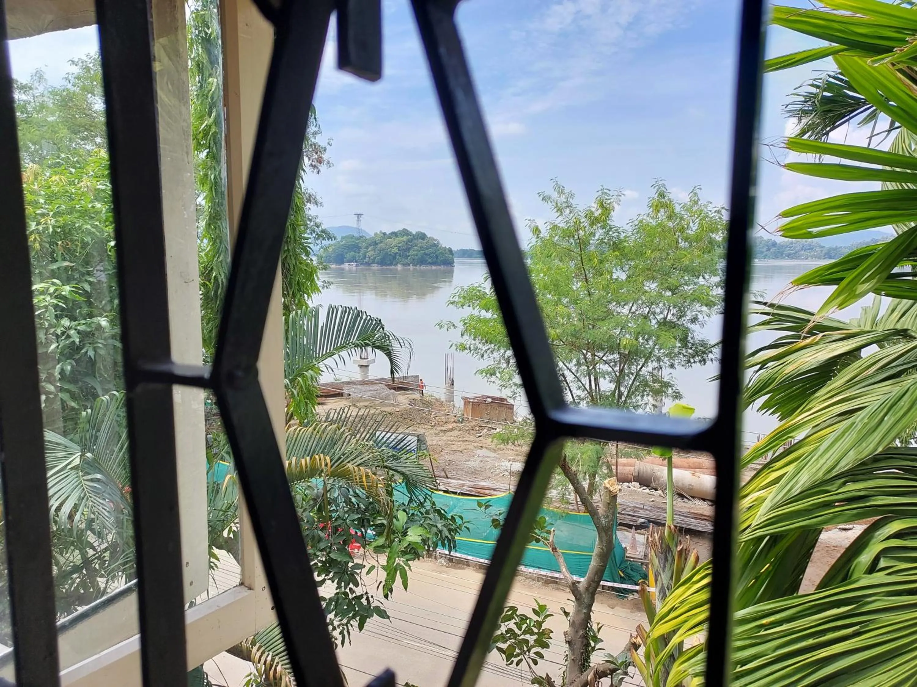 Deluxe Double Room with River View - single occupancy in Riverview Guest House