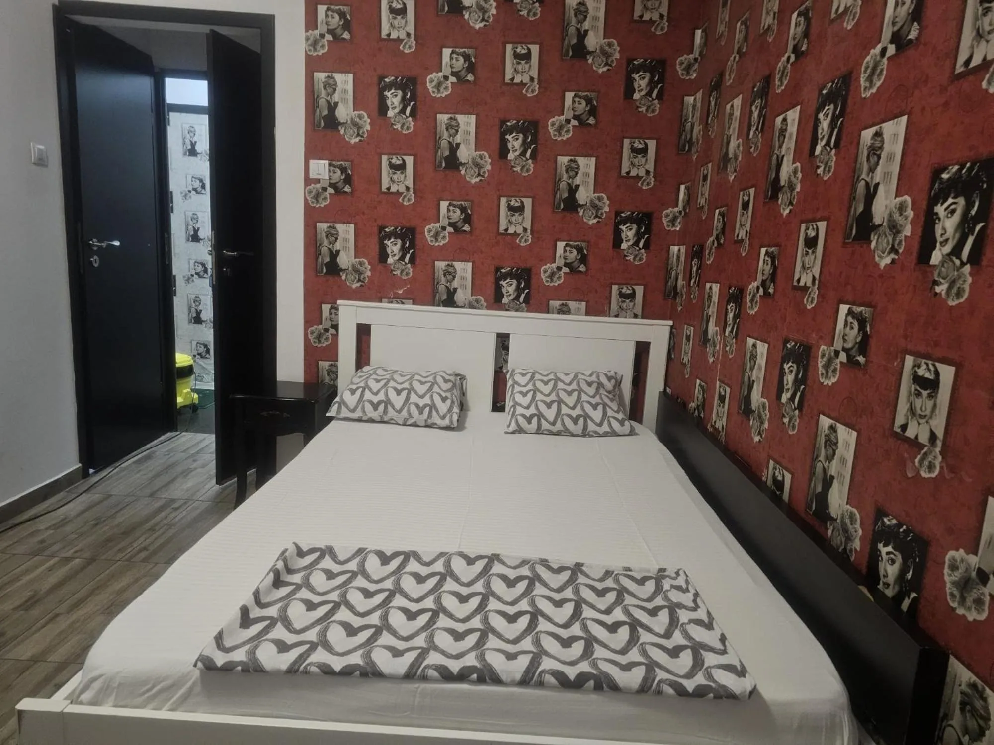 Bed in Central Class Bucharest