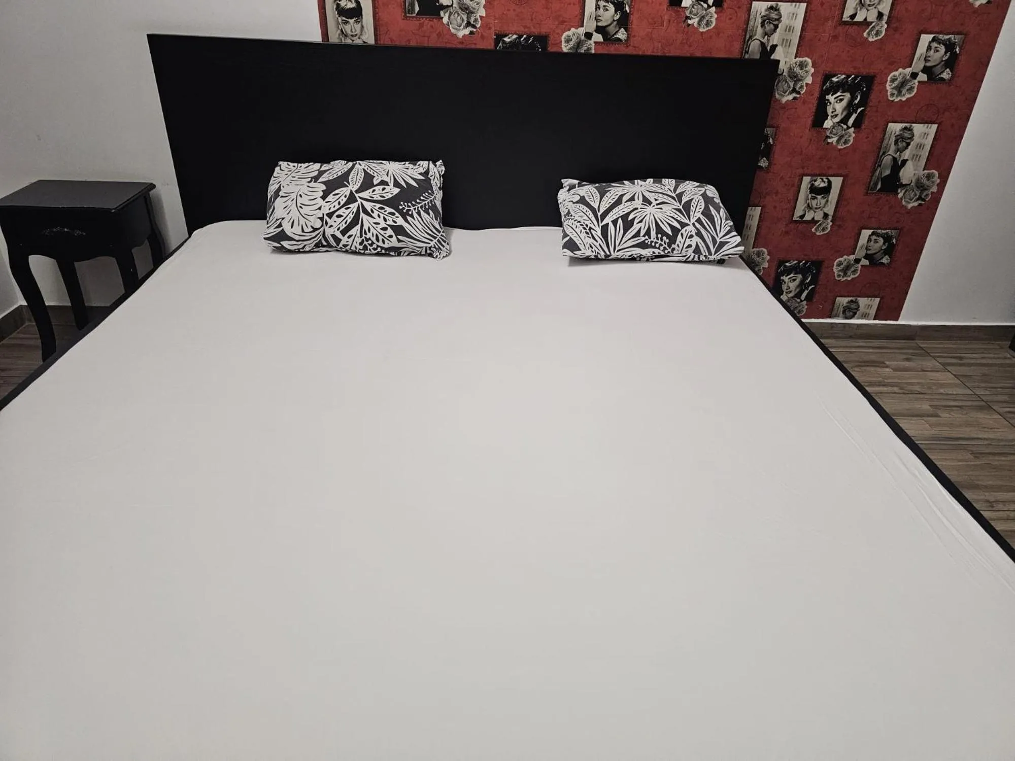 Bed in Central Class Bucharest