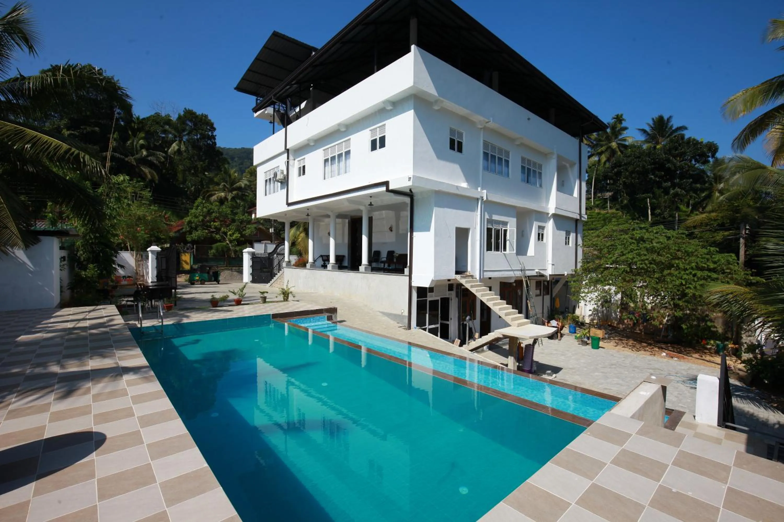 Lavenro Hotel & Resort