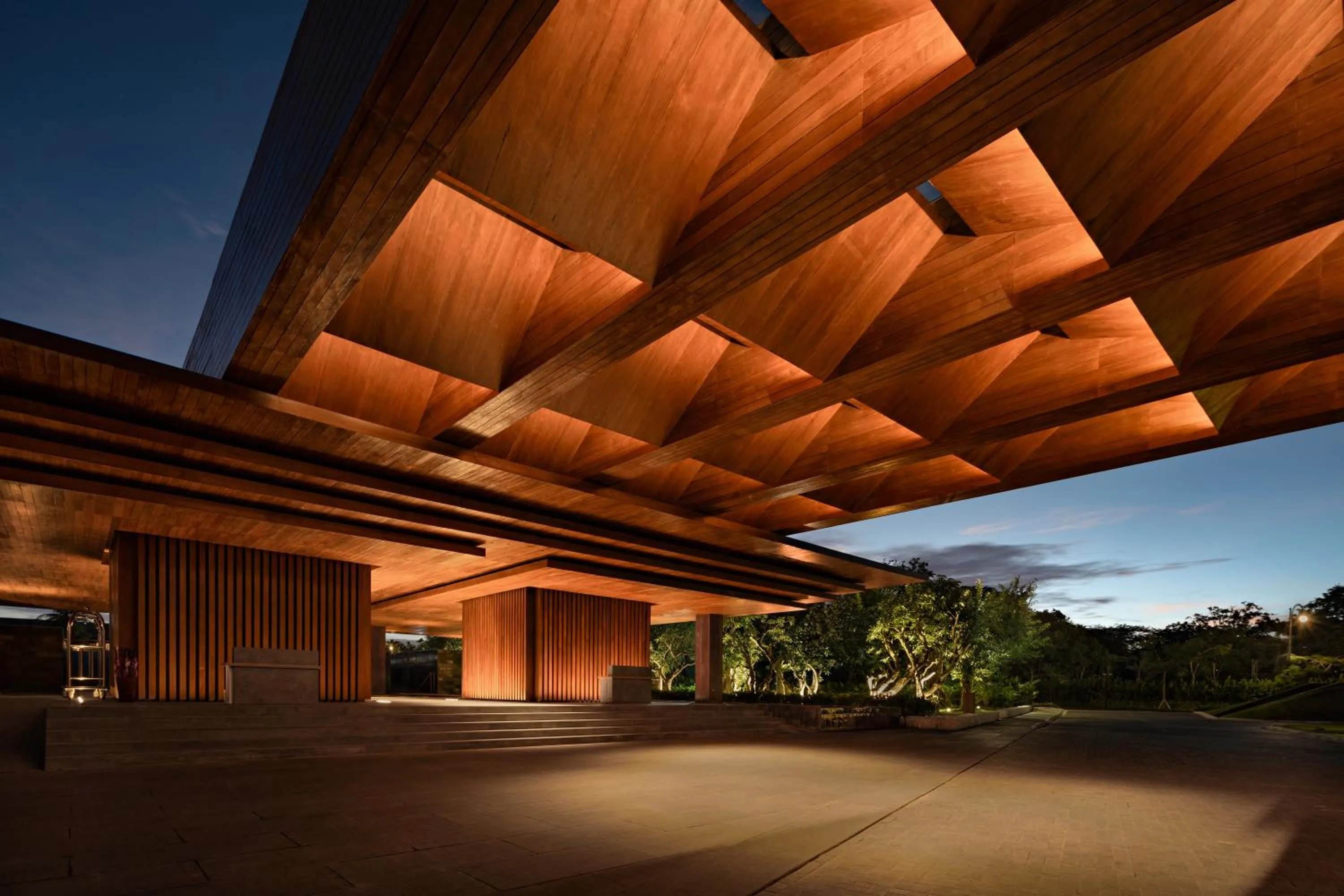 Facade/entrance in Bali Beach Hotel