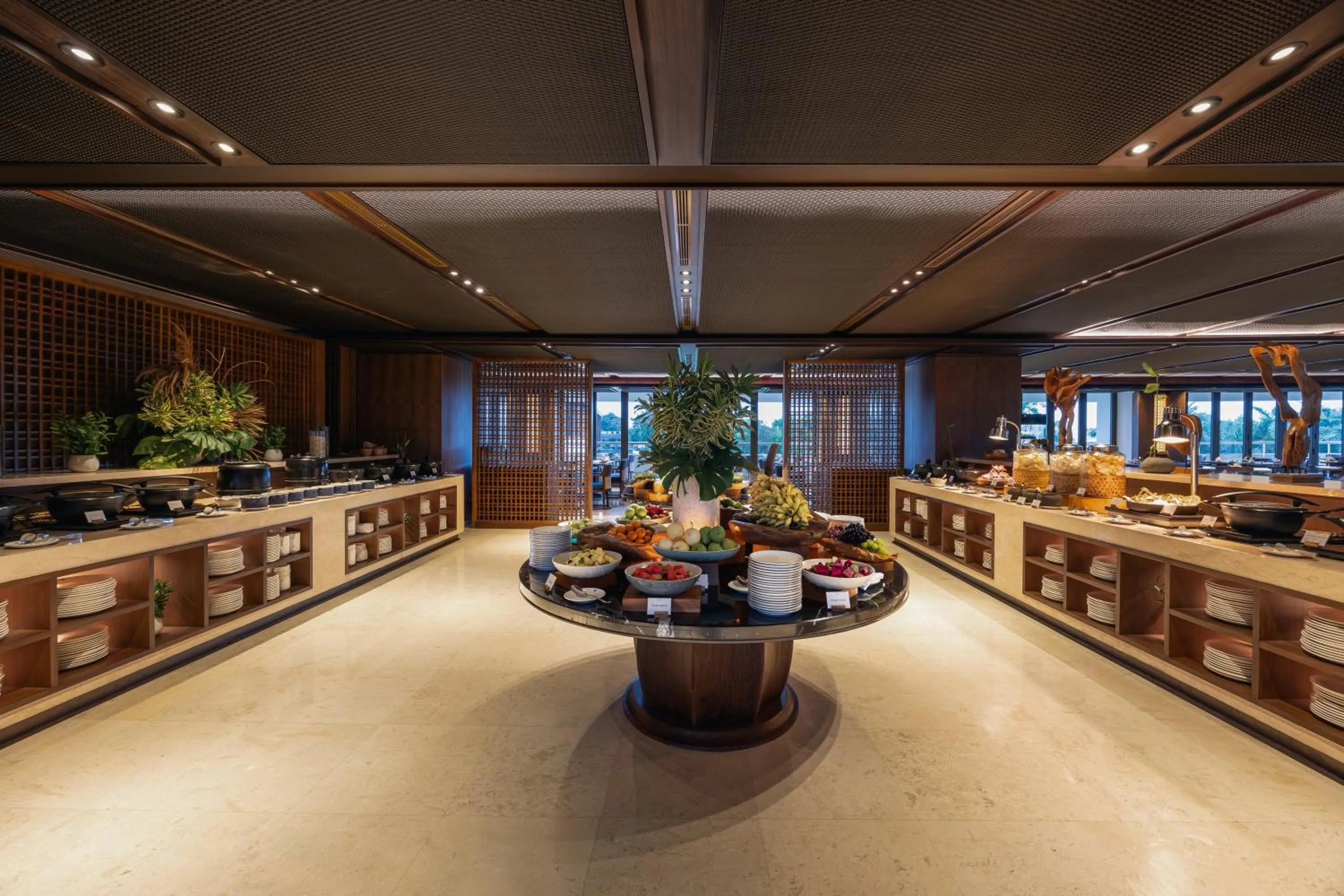 Restaurant/places to eat in Bali Beach Hotel