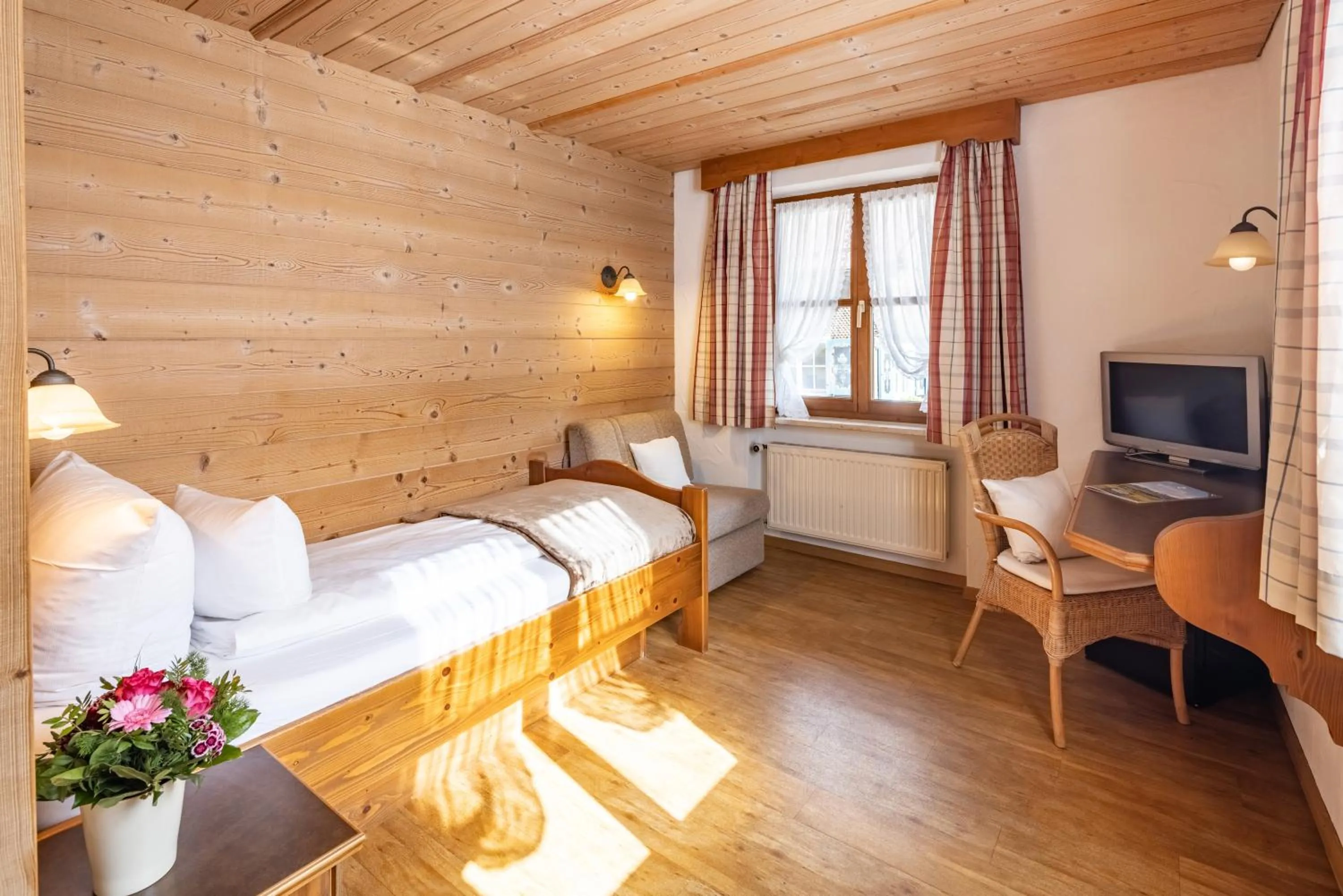 Photo of the whole room, Bed in Hotel Bad Rain mit Oberstaufen PlusGolf