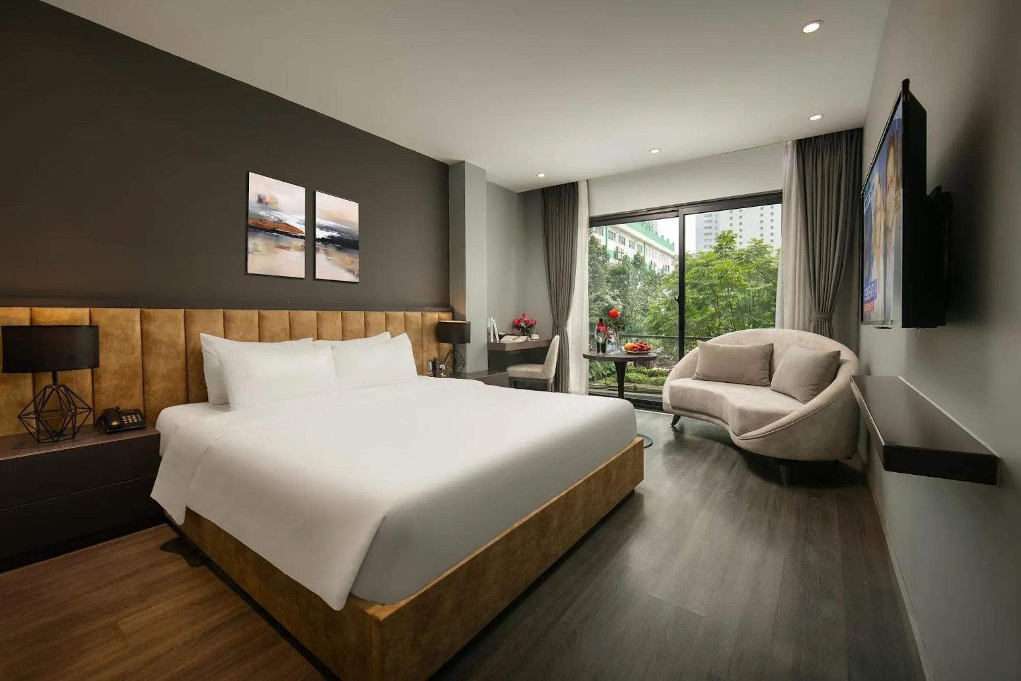 Bed in Hanoi Ping Luxury Hotel