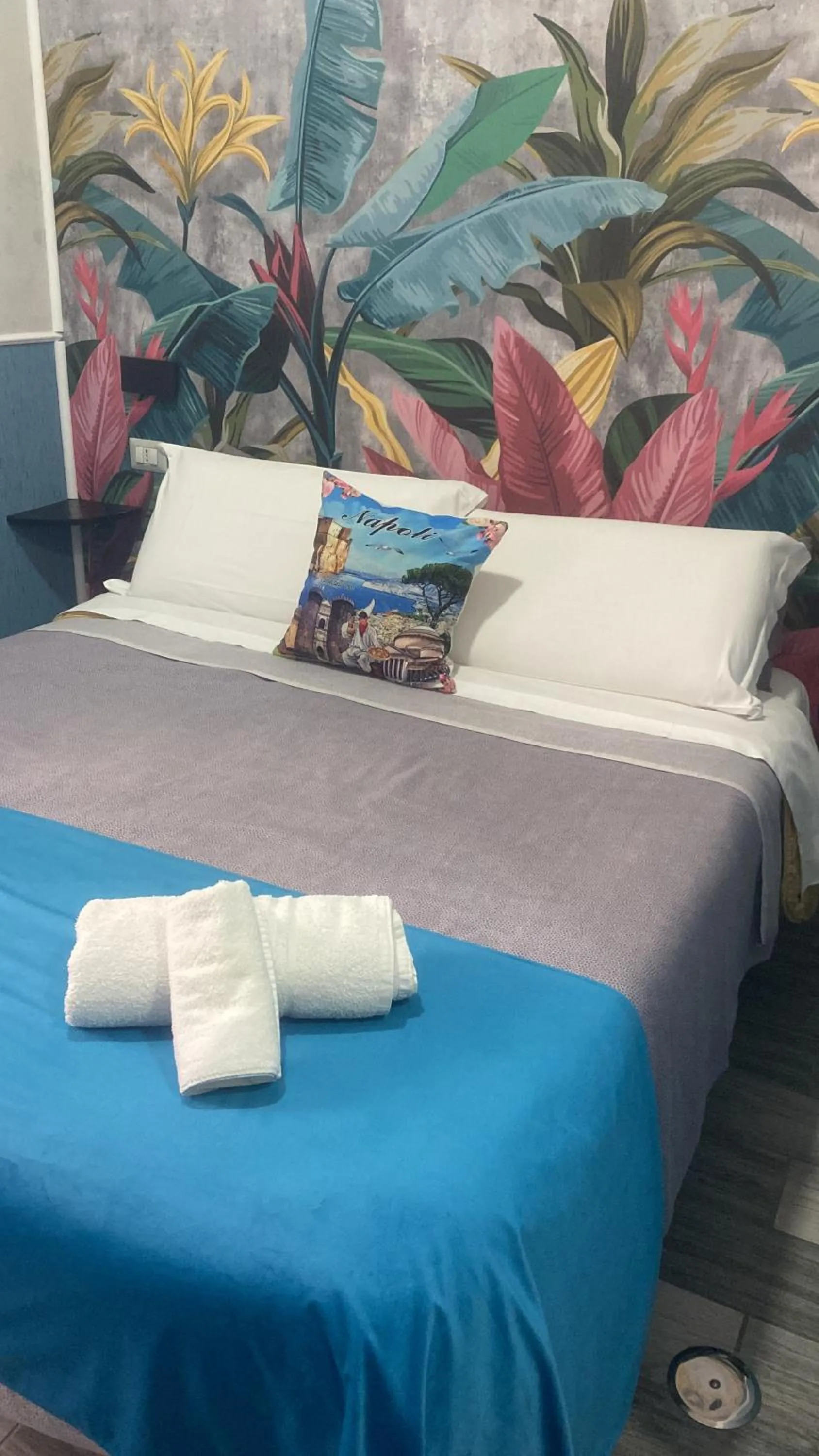 Bed in B&B VIVA NAPOLI