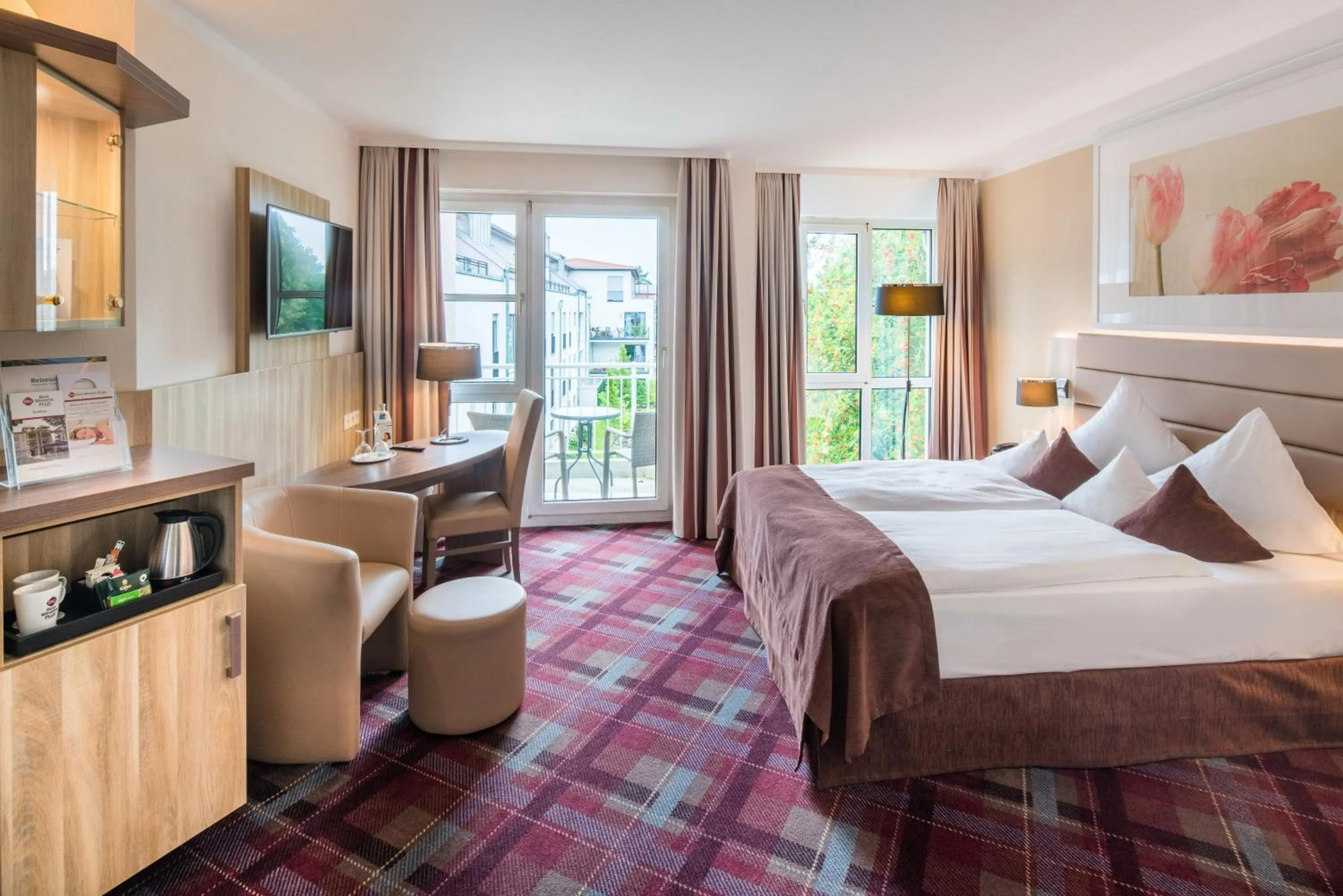 Balcony/Terrace, Bed in Best Western Plus Parkhotel Erding