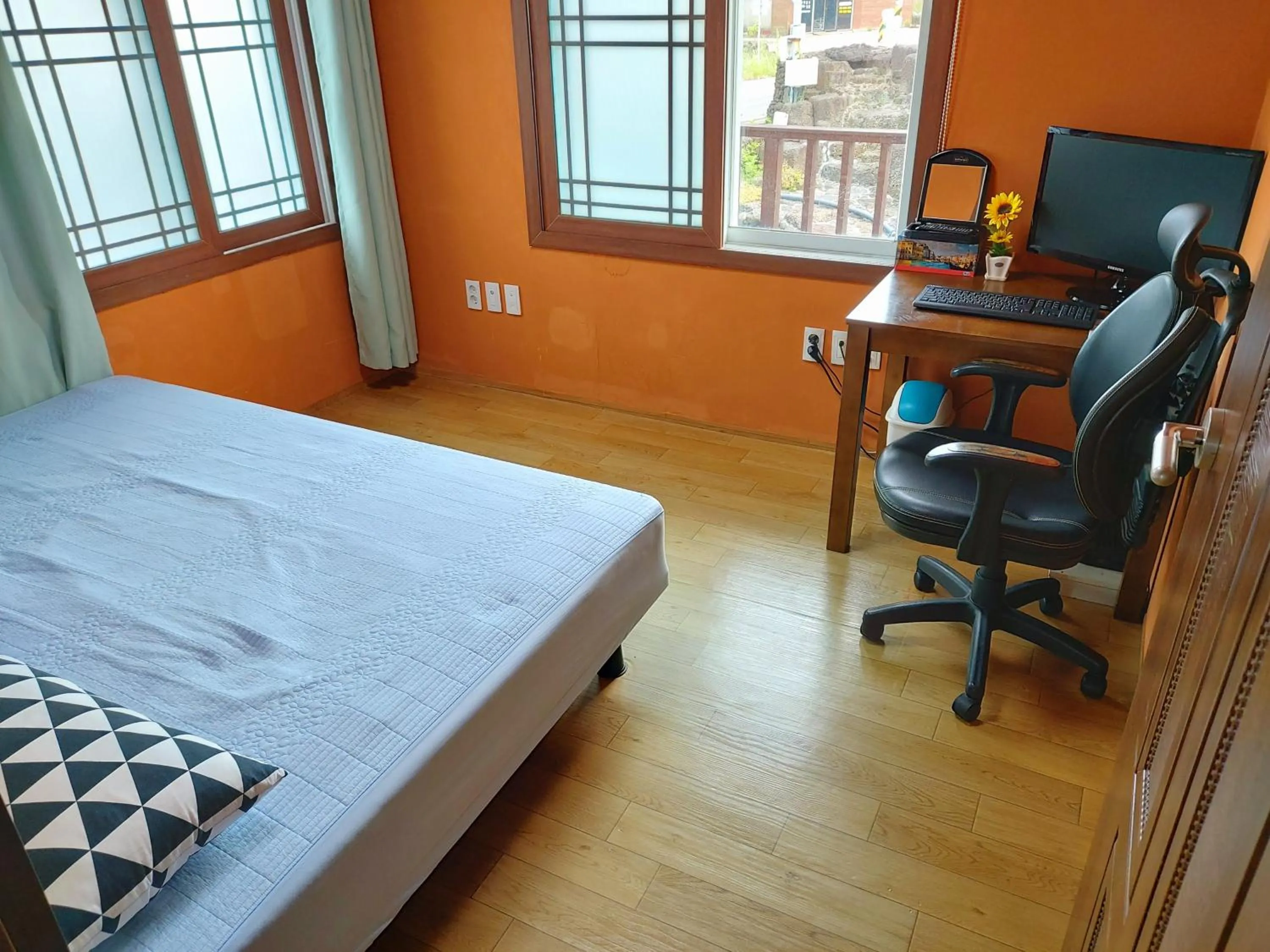 Bed in Feeling Good House