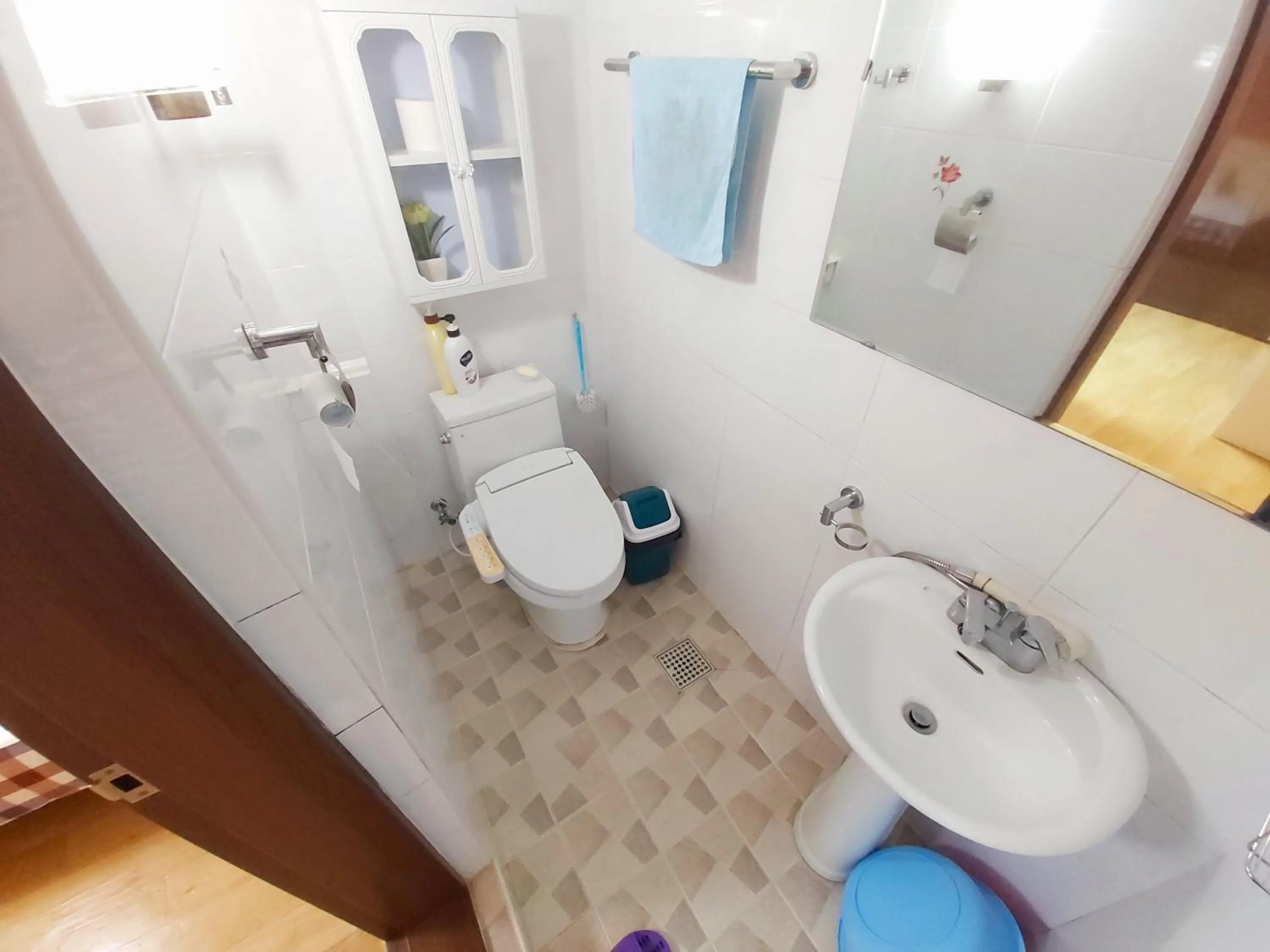 Bathroom in Feeling Good House