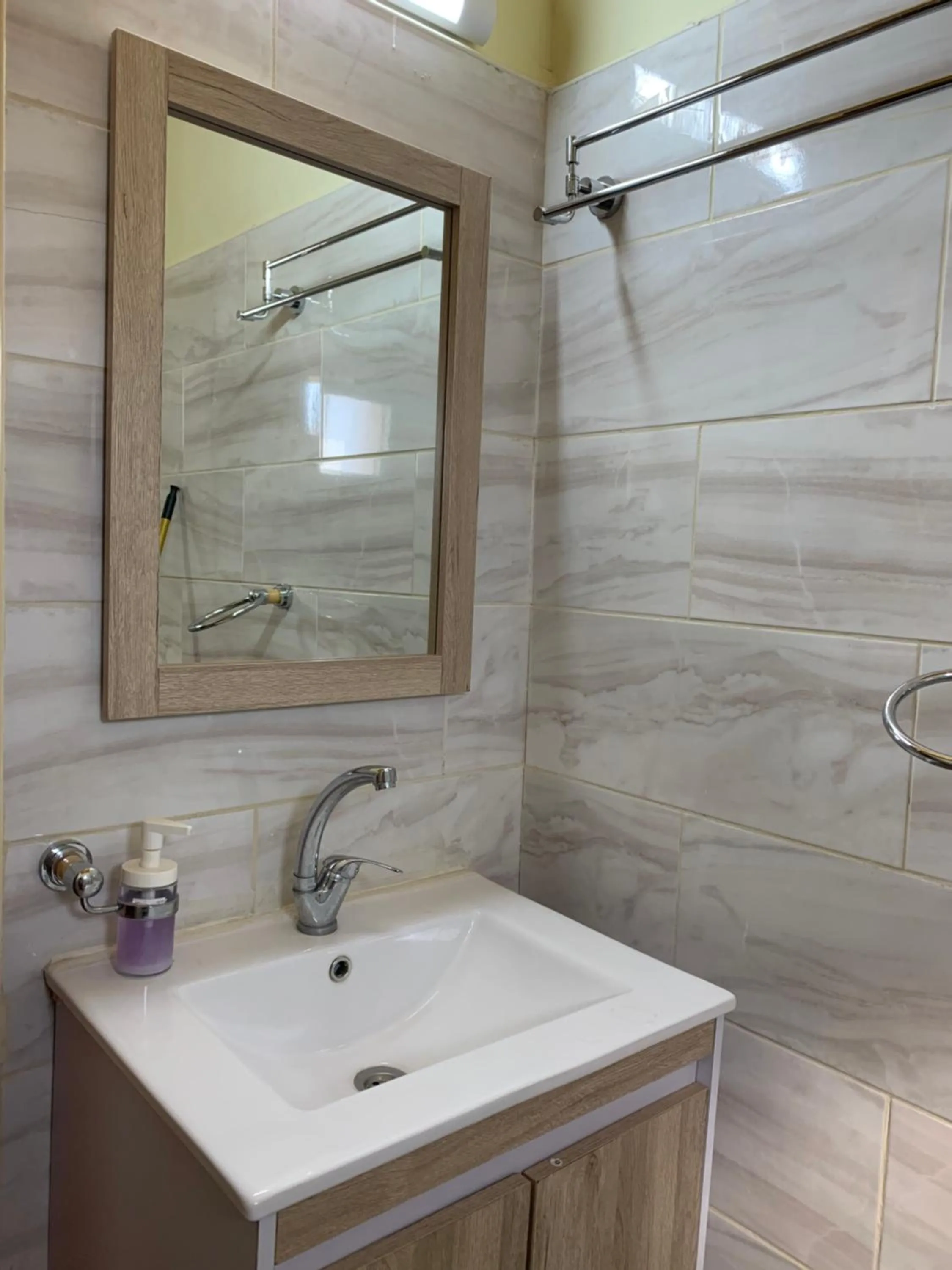 Shower in Khan Alsira - חאן אלסרה