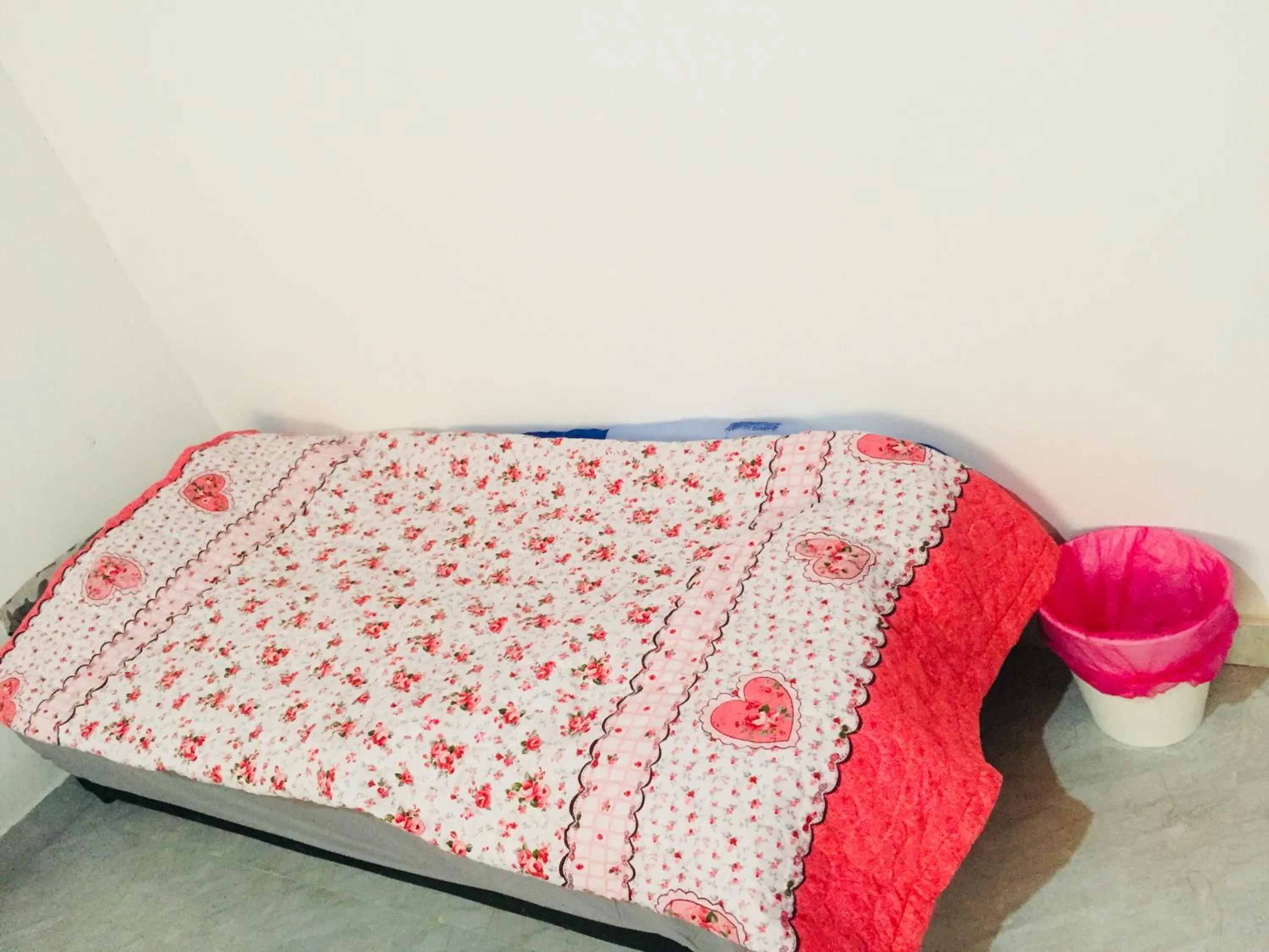 Bed in Khan Alsira - חאן אלסרה