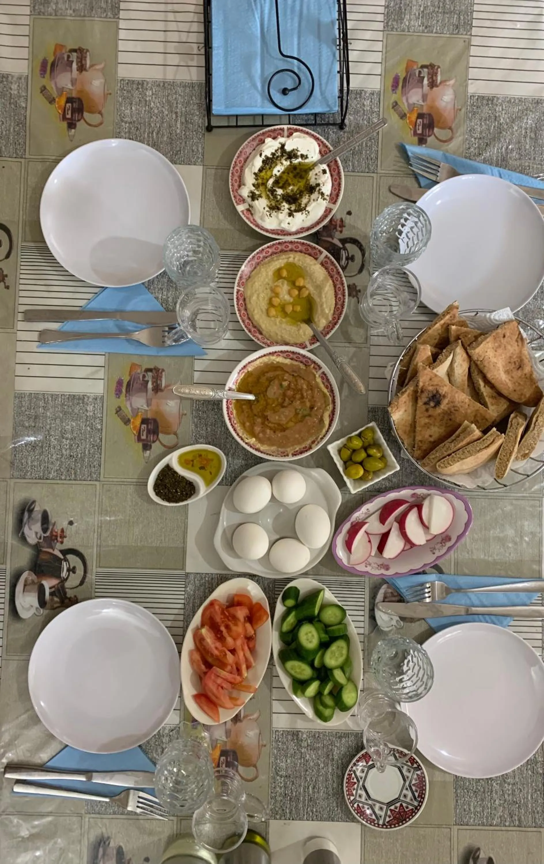 Food and drinks in Khan Alsira - חאן אלסרה