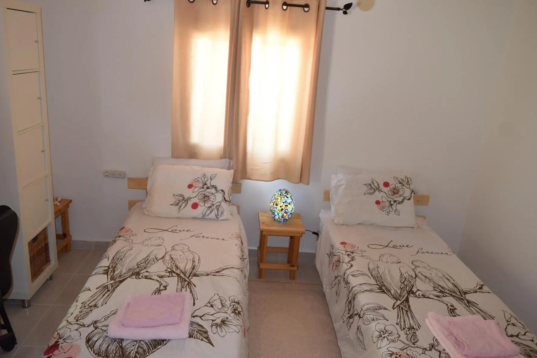 Bed in Khan Alsira - חאן אלסרה