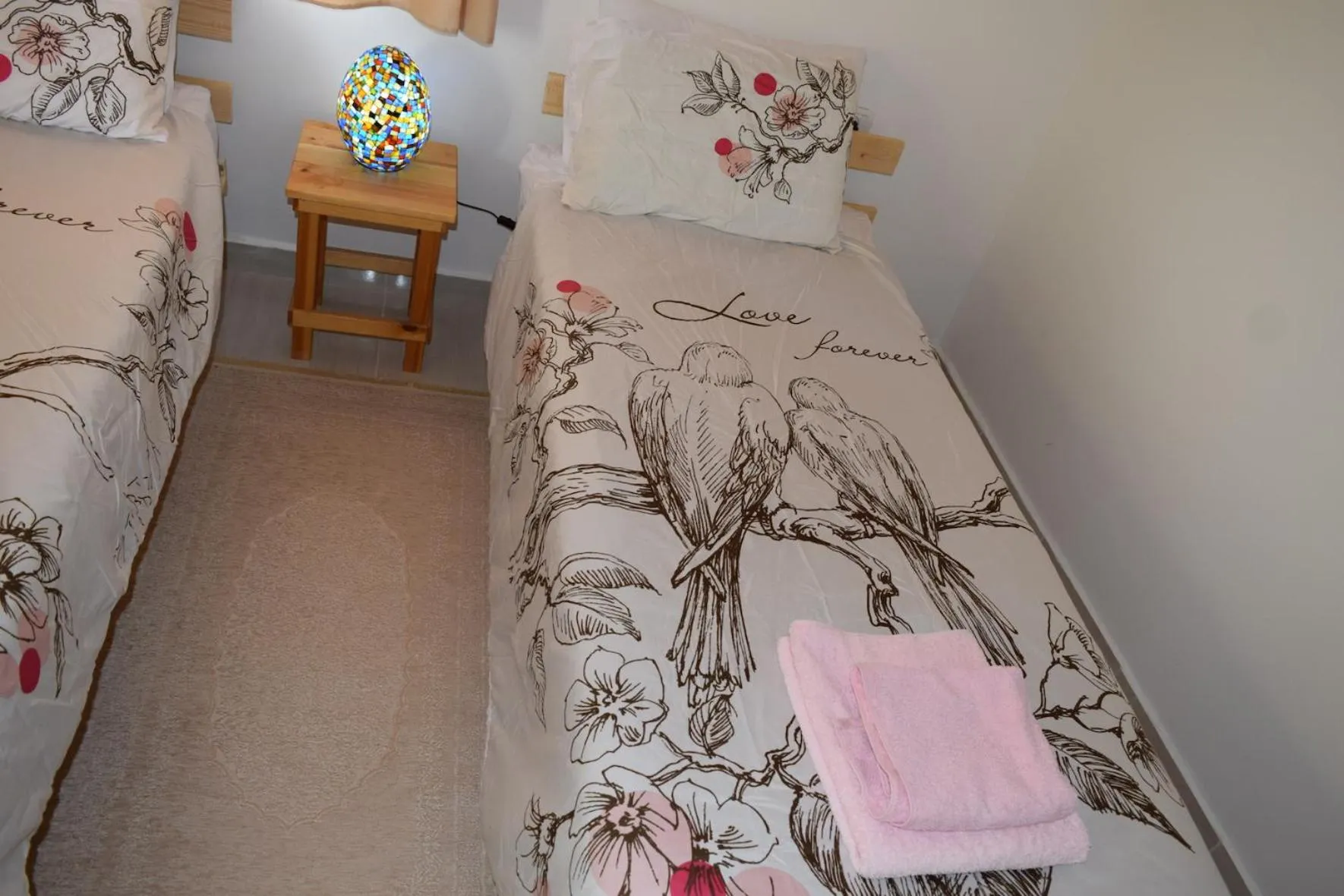 Photo of the whole room, Bed in Khan Alsira - חאן אלסרה