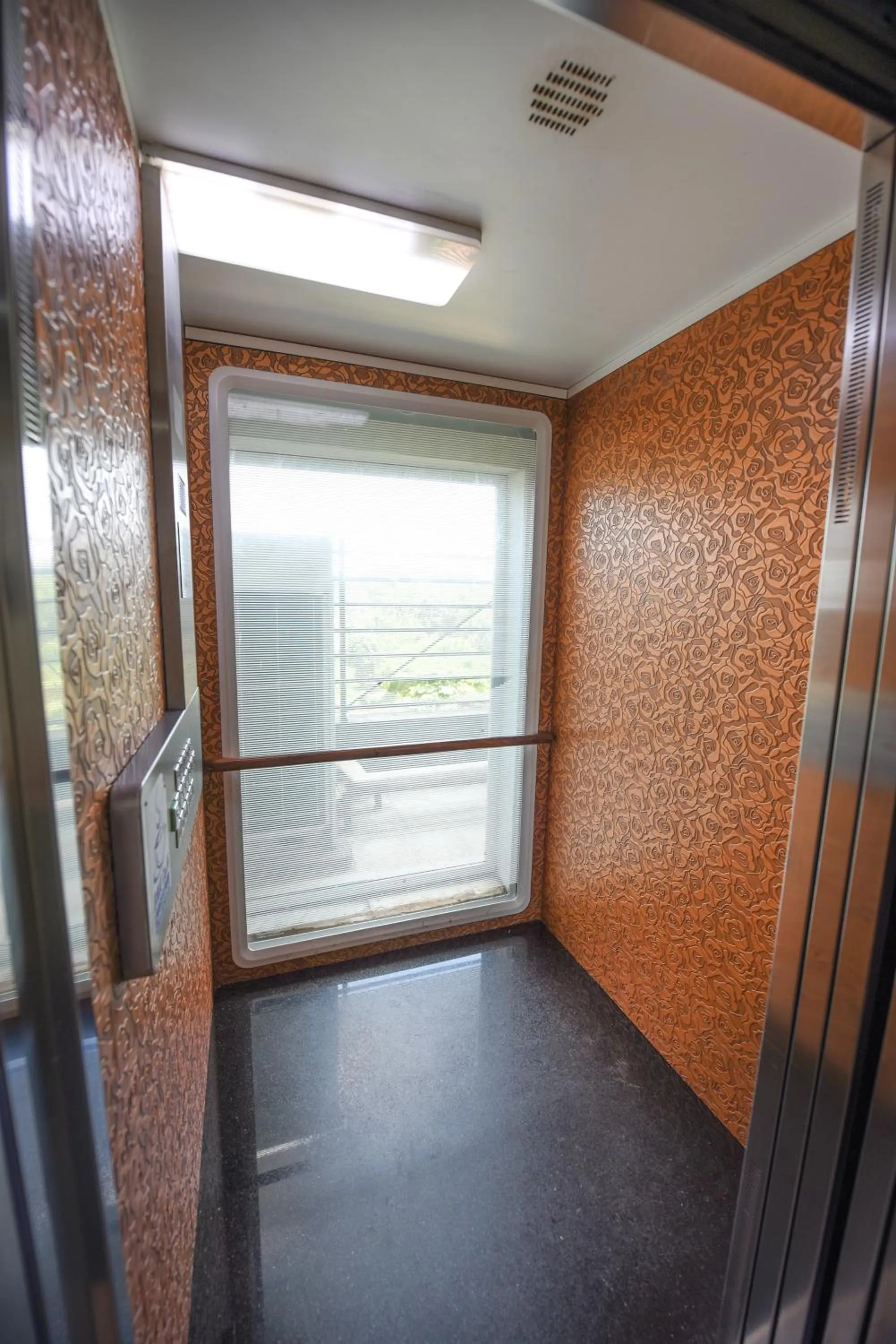 Area and facilities in BMK House Apartments