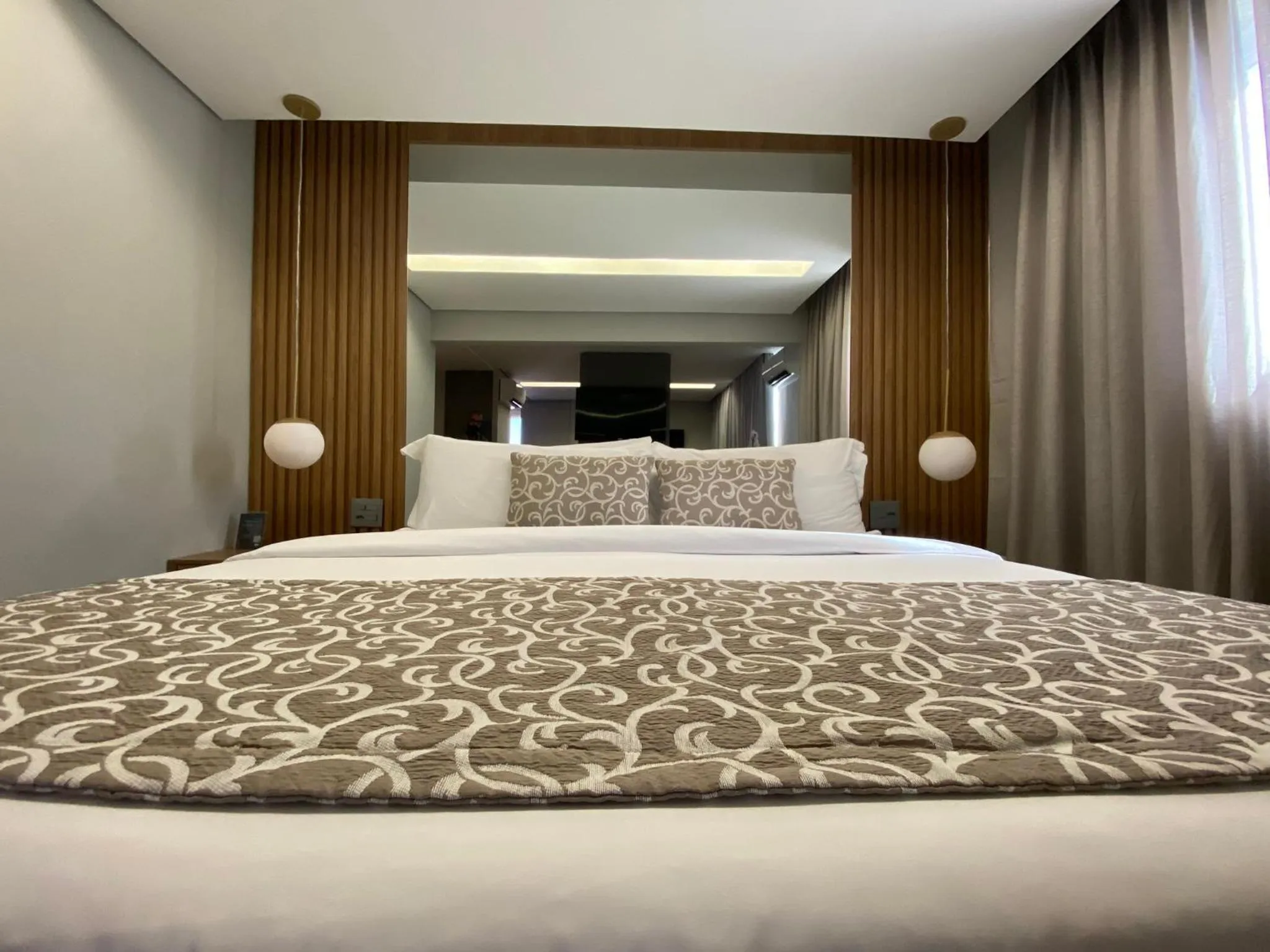 Photo of the whole room, Bed in H2 Platinum Lourdes